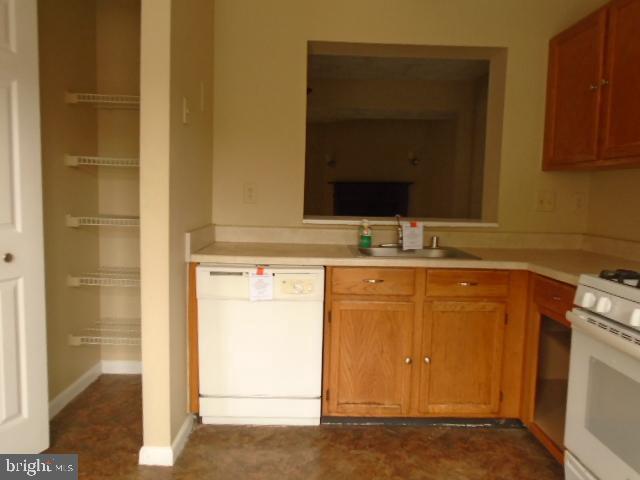 CHASE MANOR - Residential