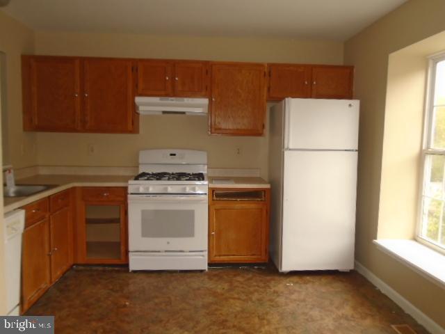 CHASE MANOR - Residential