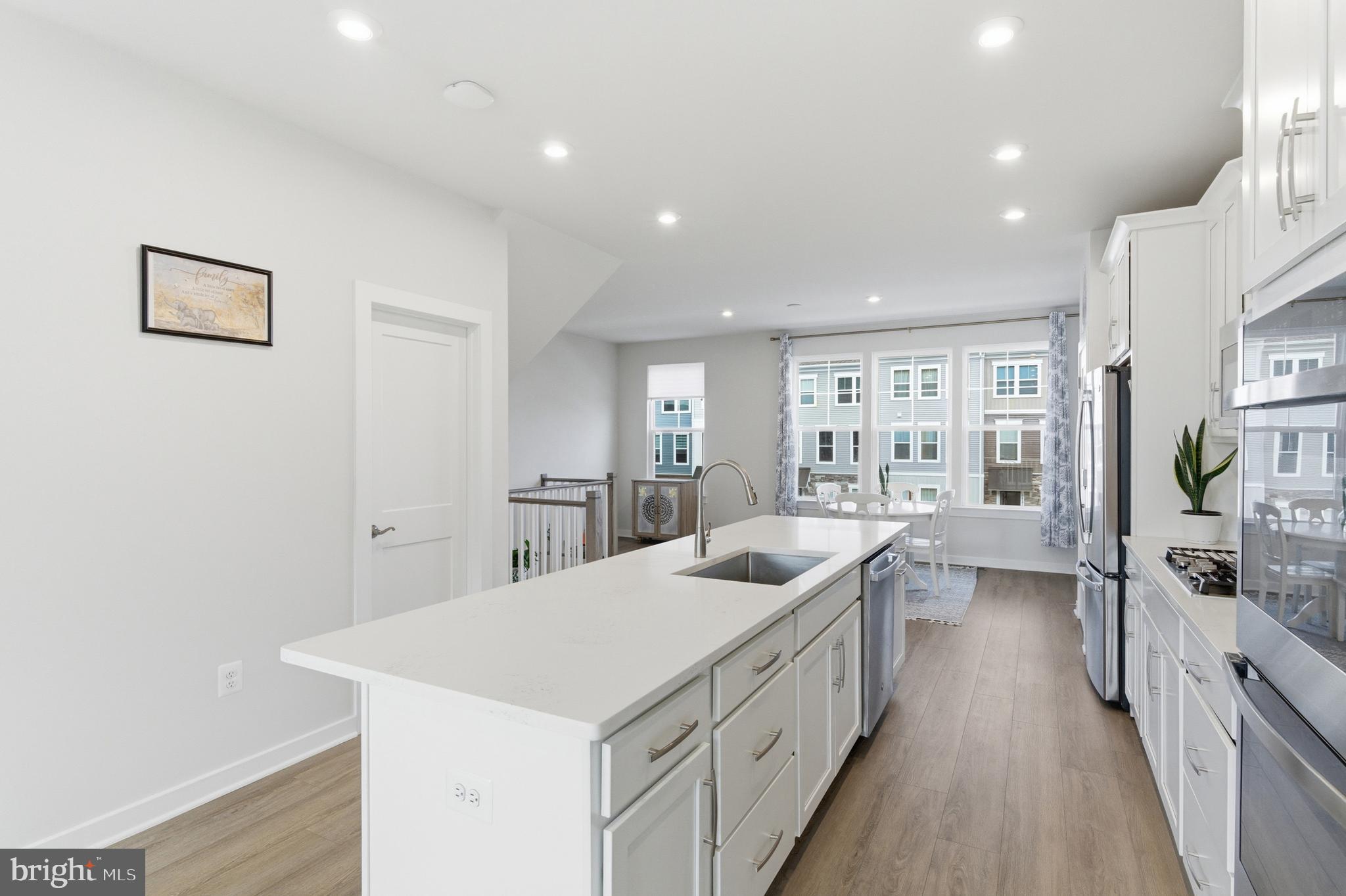 ARCOLA TOWN CENTER - Residential