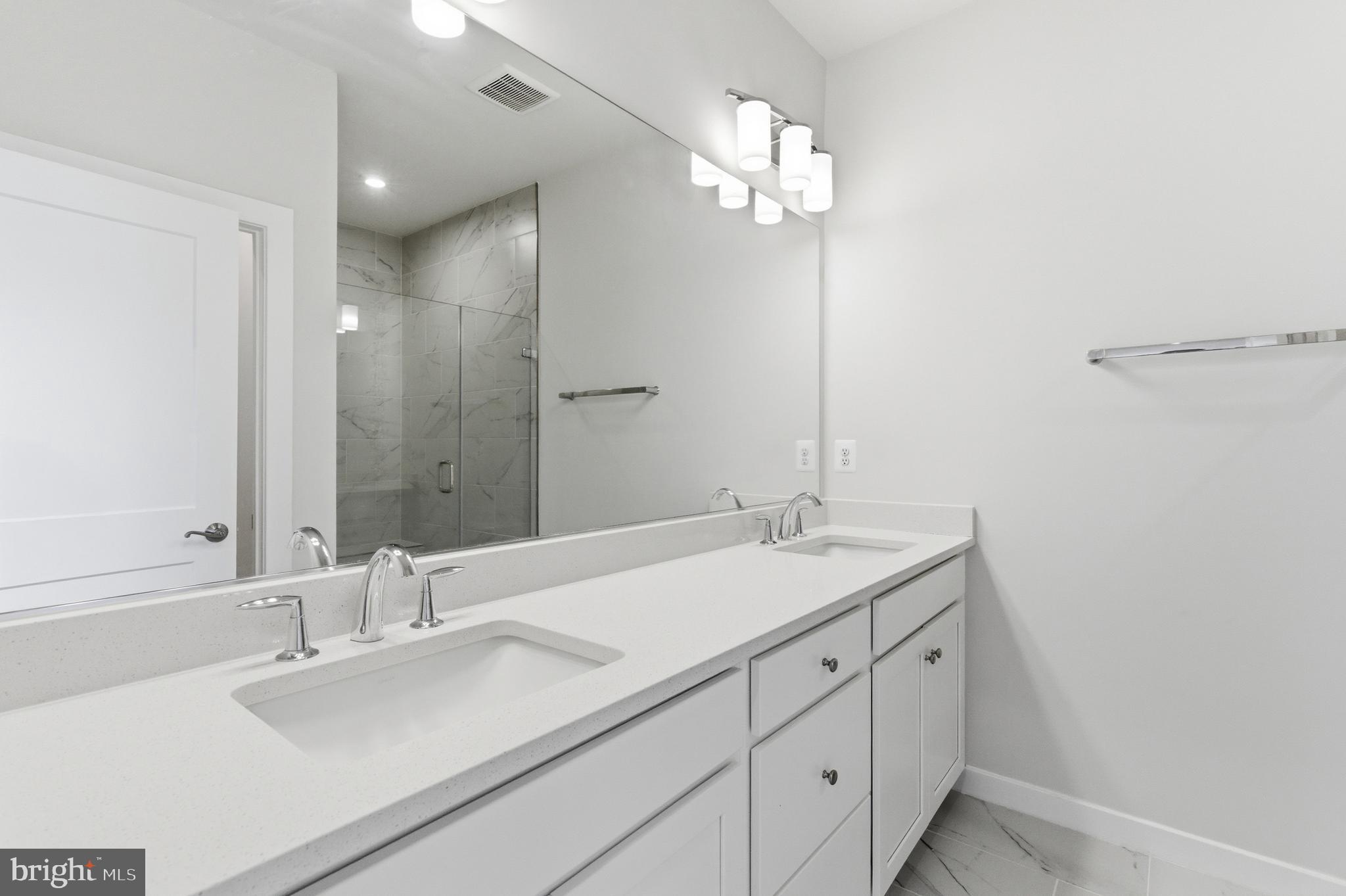 ARCOLA TOWN CENTER - Residential