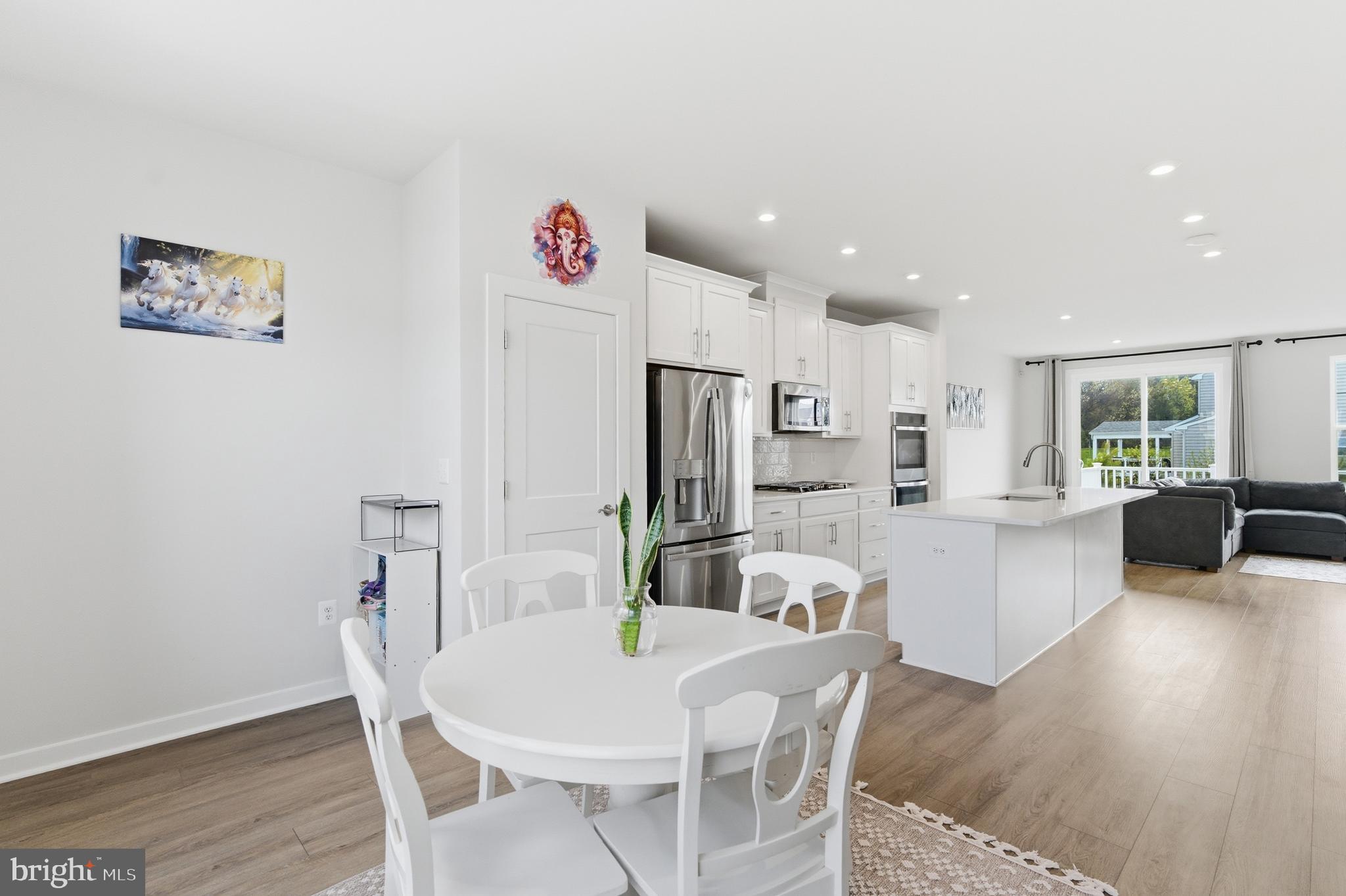 ARCOLA TOWN CENTER - Residential