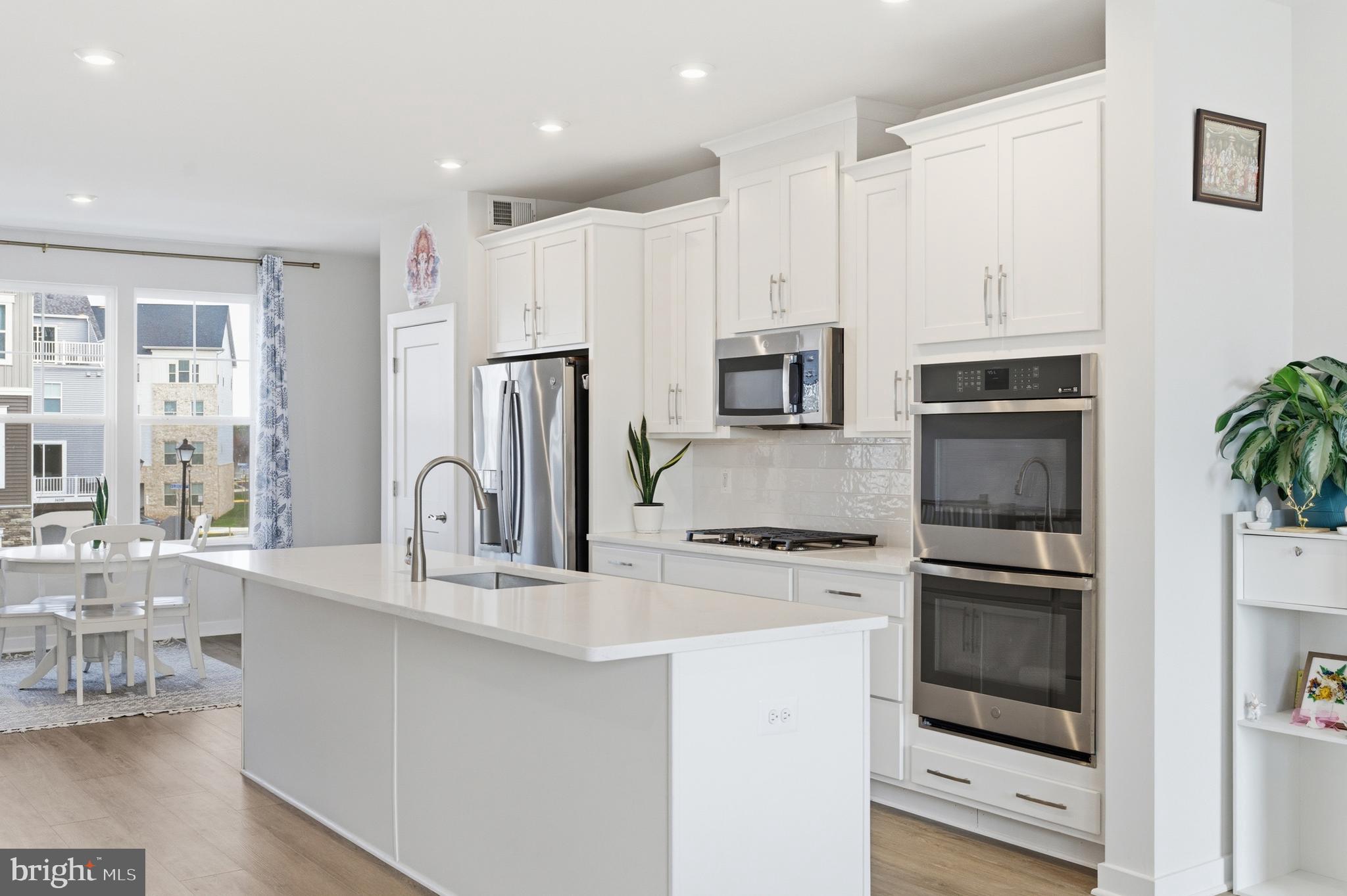 ARCOLA TOWN CENTER - Residential