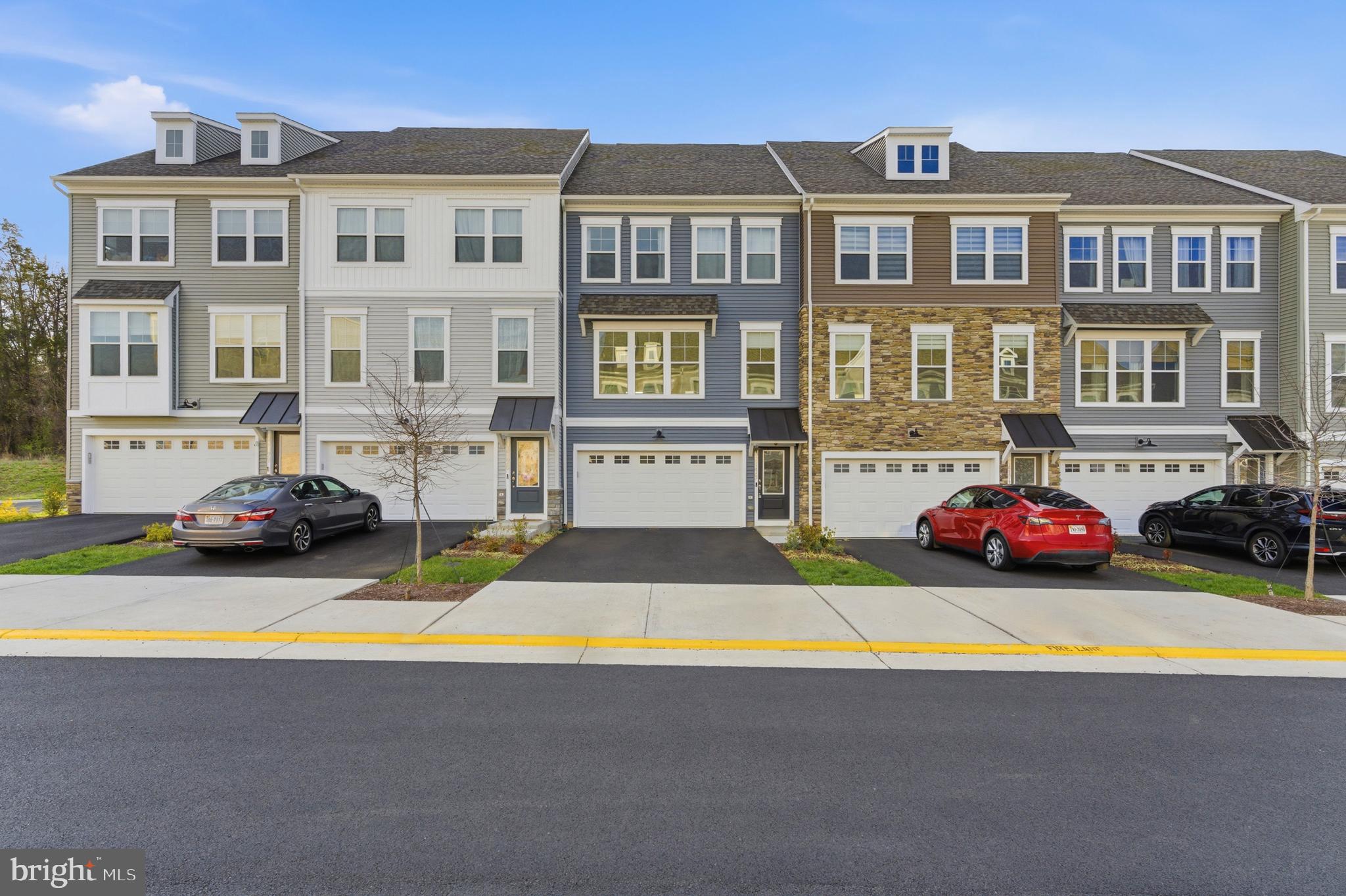 ARCOLA TOWN CENTER - Residential