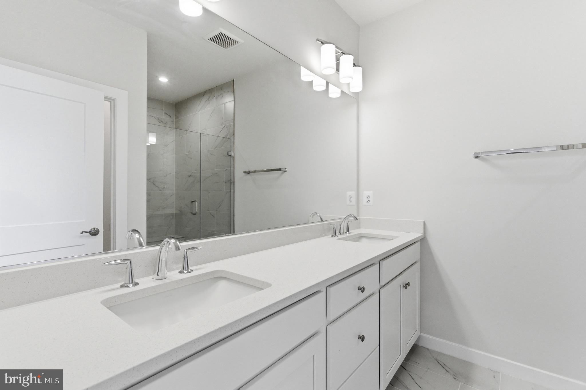 ARCOLA TOWN CENTER - Residential