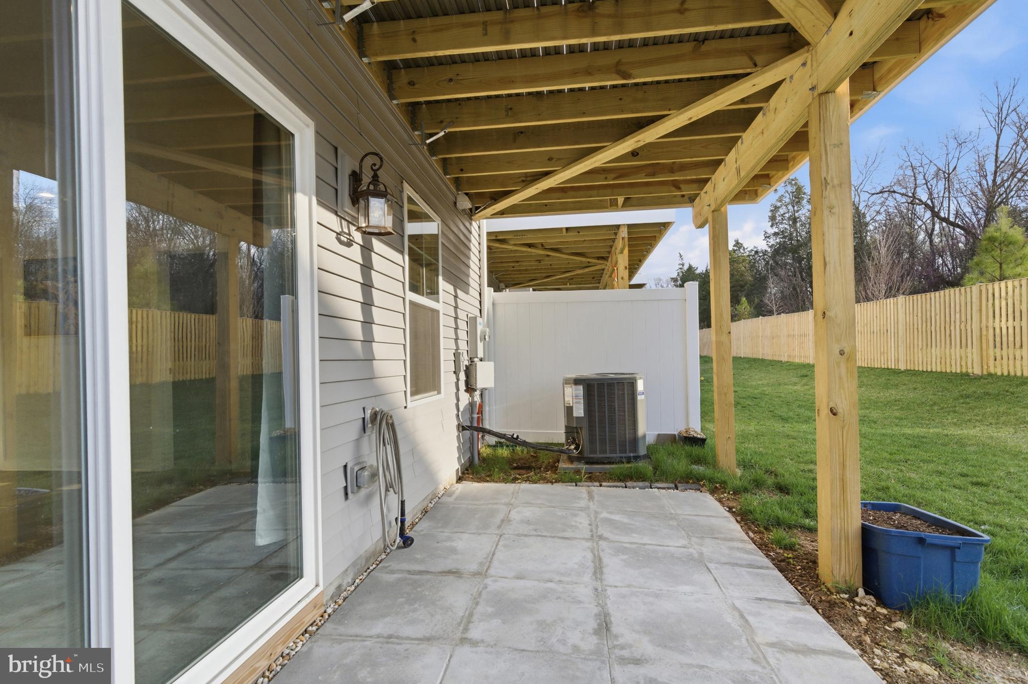 ARCOLA TOWN CENTER - Residential