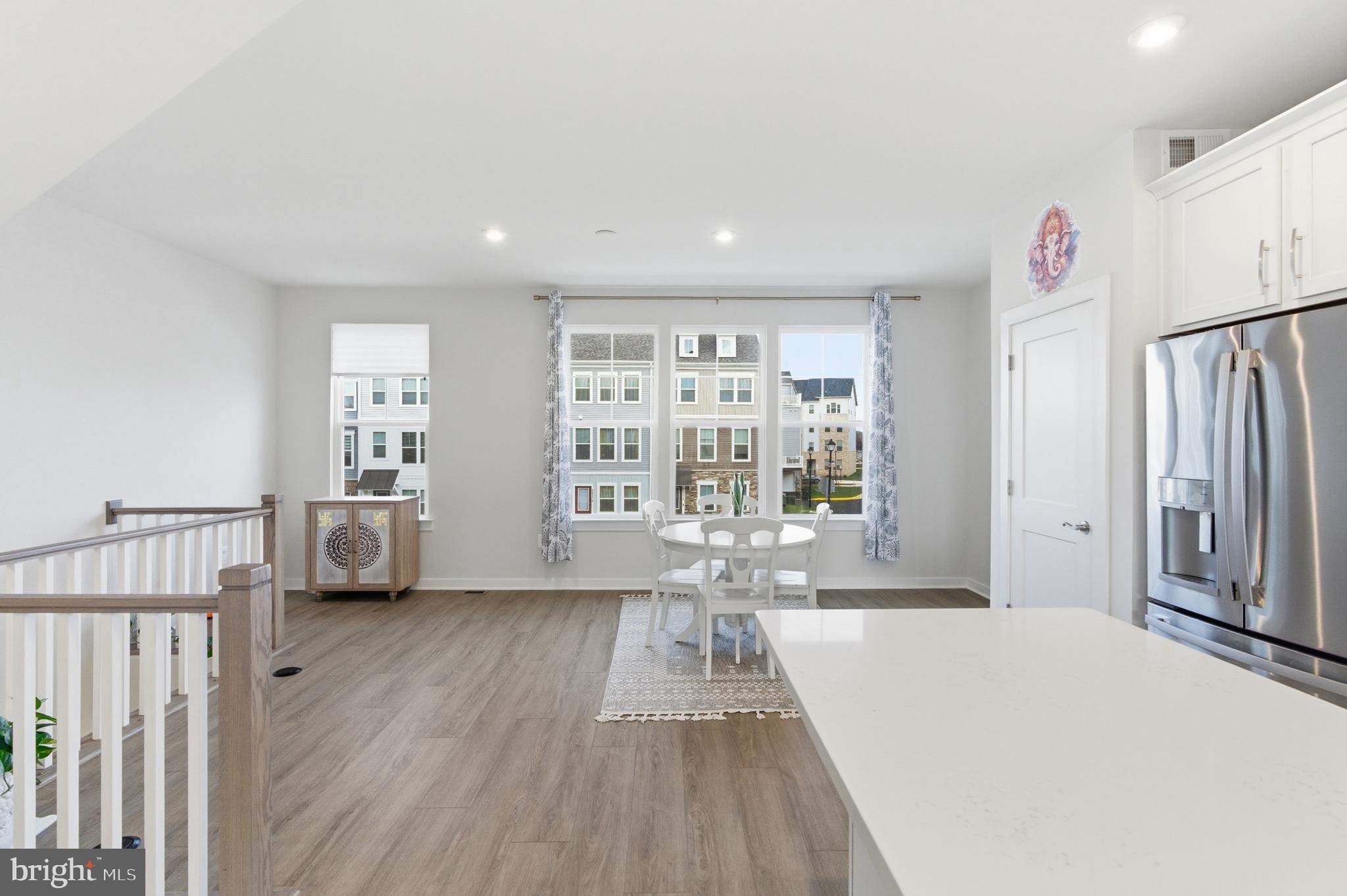 ARCOLA TOWN CENTER - Residential