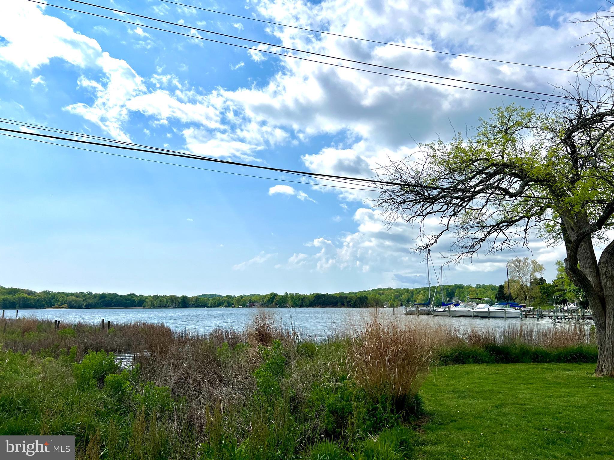 WOODLAND BEACH - Residential