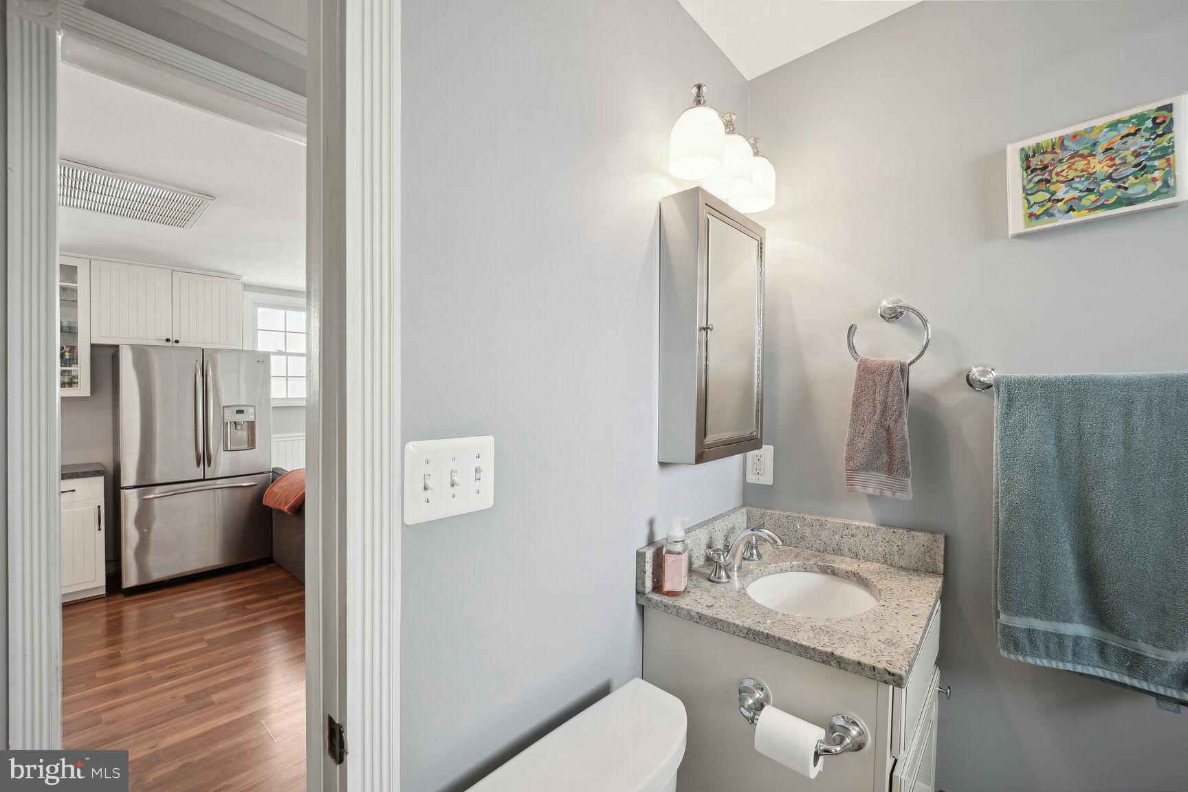 WOODLAND BEACH - Residential