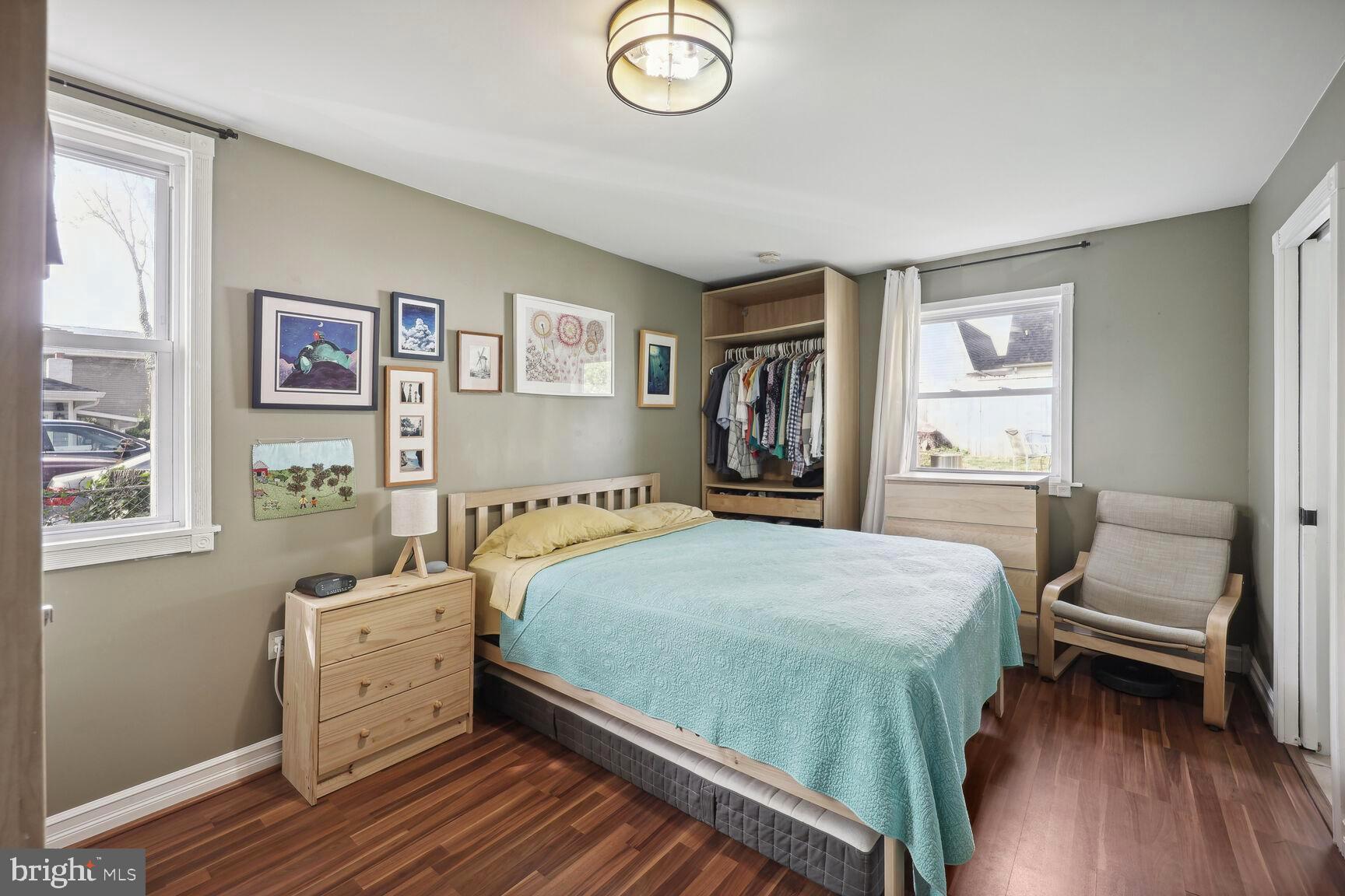 WOODLAND BEACH - Residential