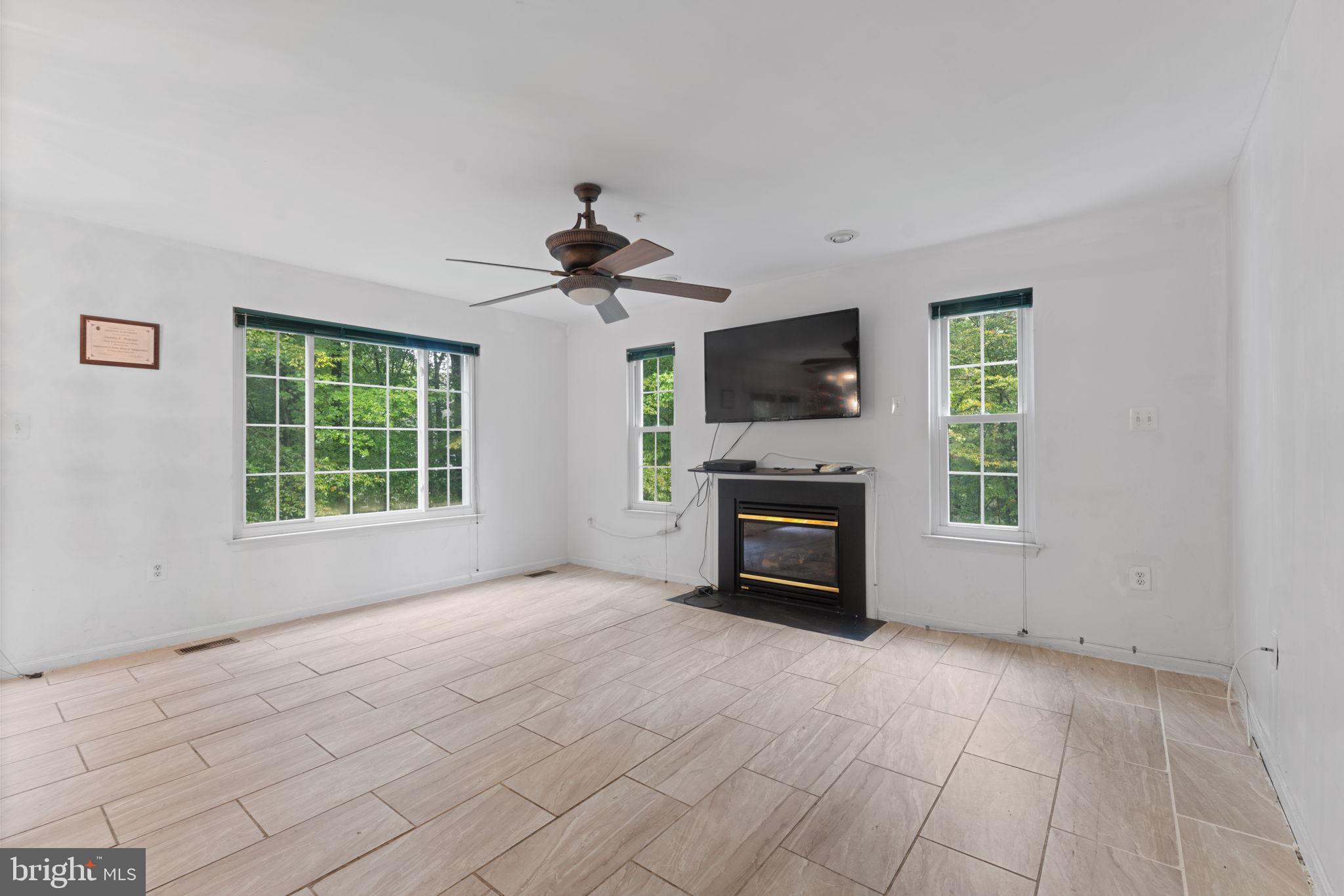 WOODHAVEN ESTATES - Residential