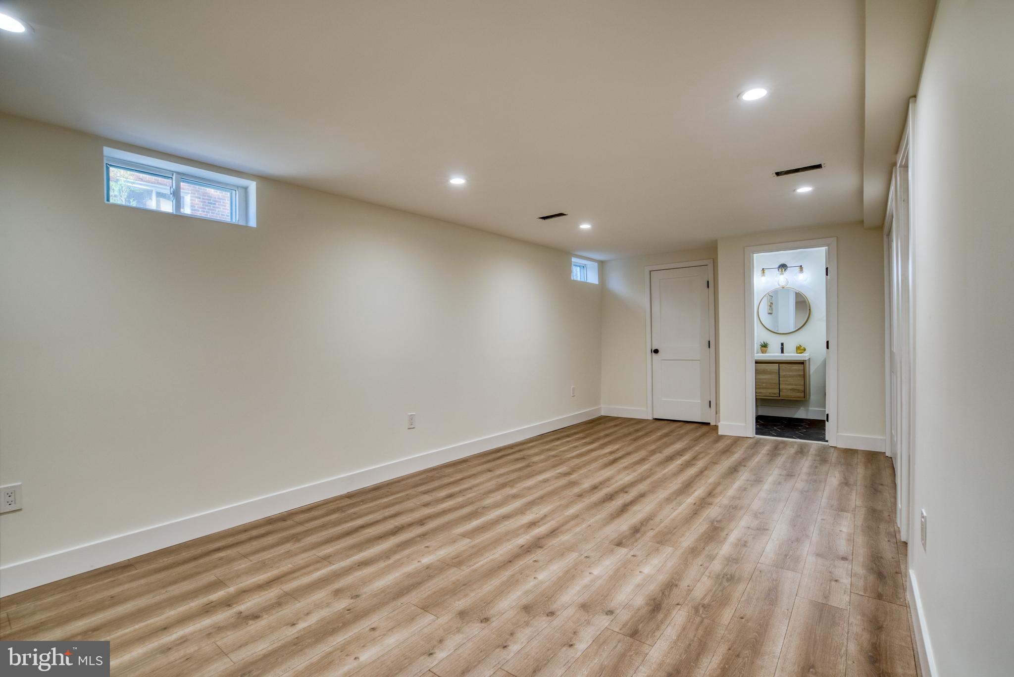 BEACON MANOR - Residential