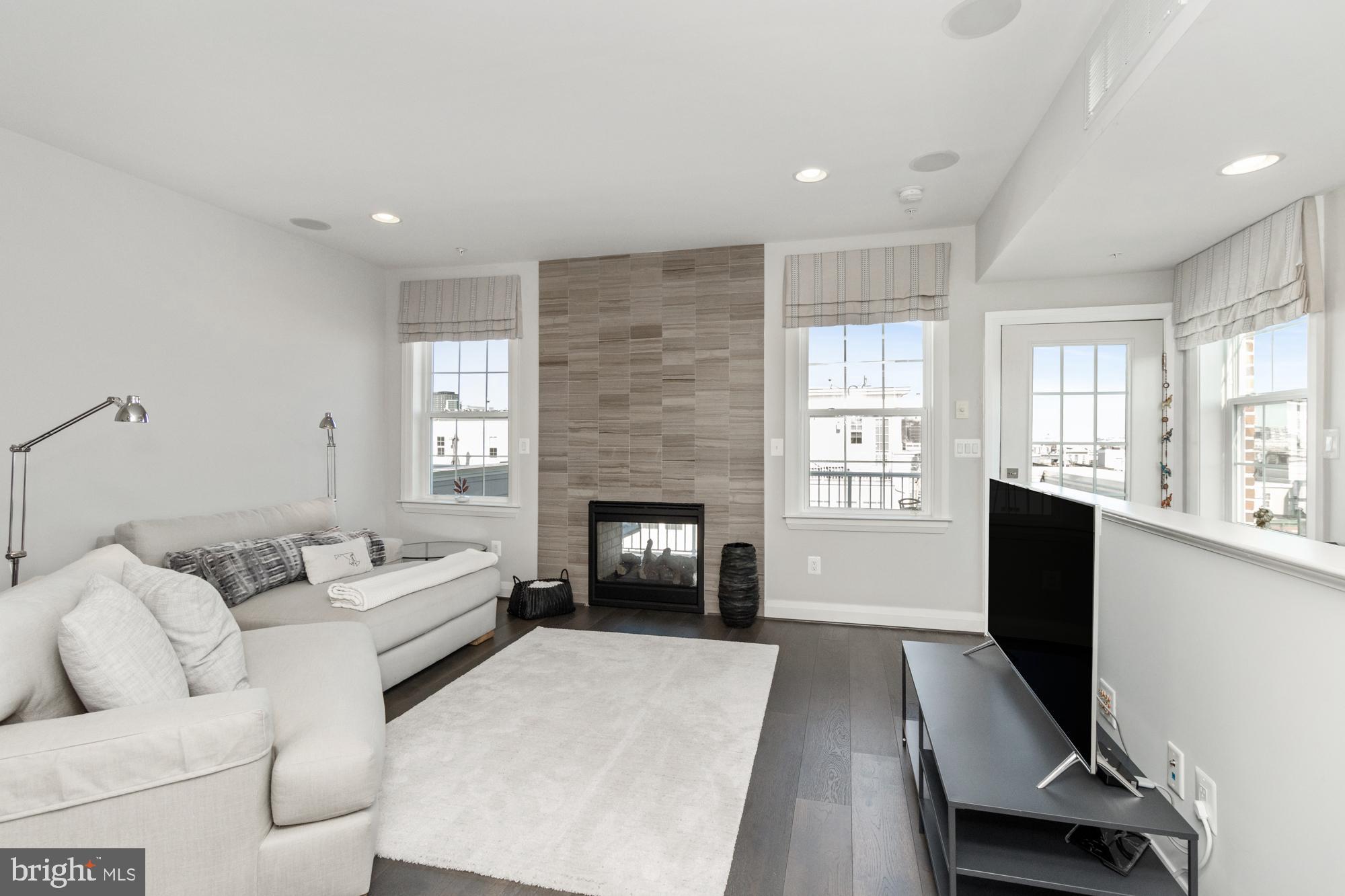 RIVERSIDE - Residential