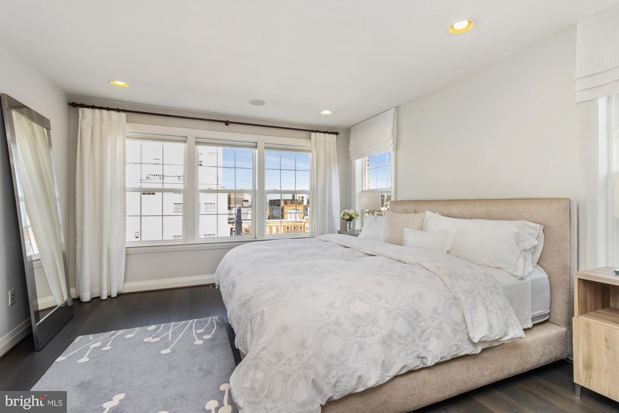 RIVERSIDE - Residential