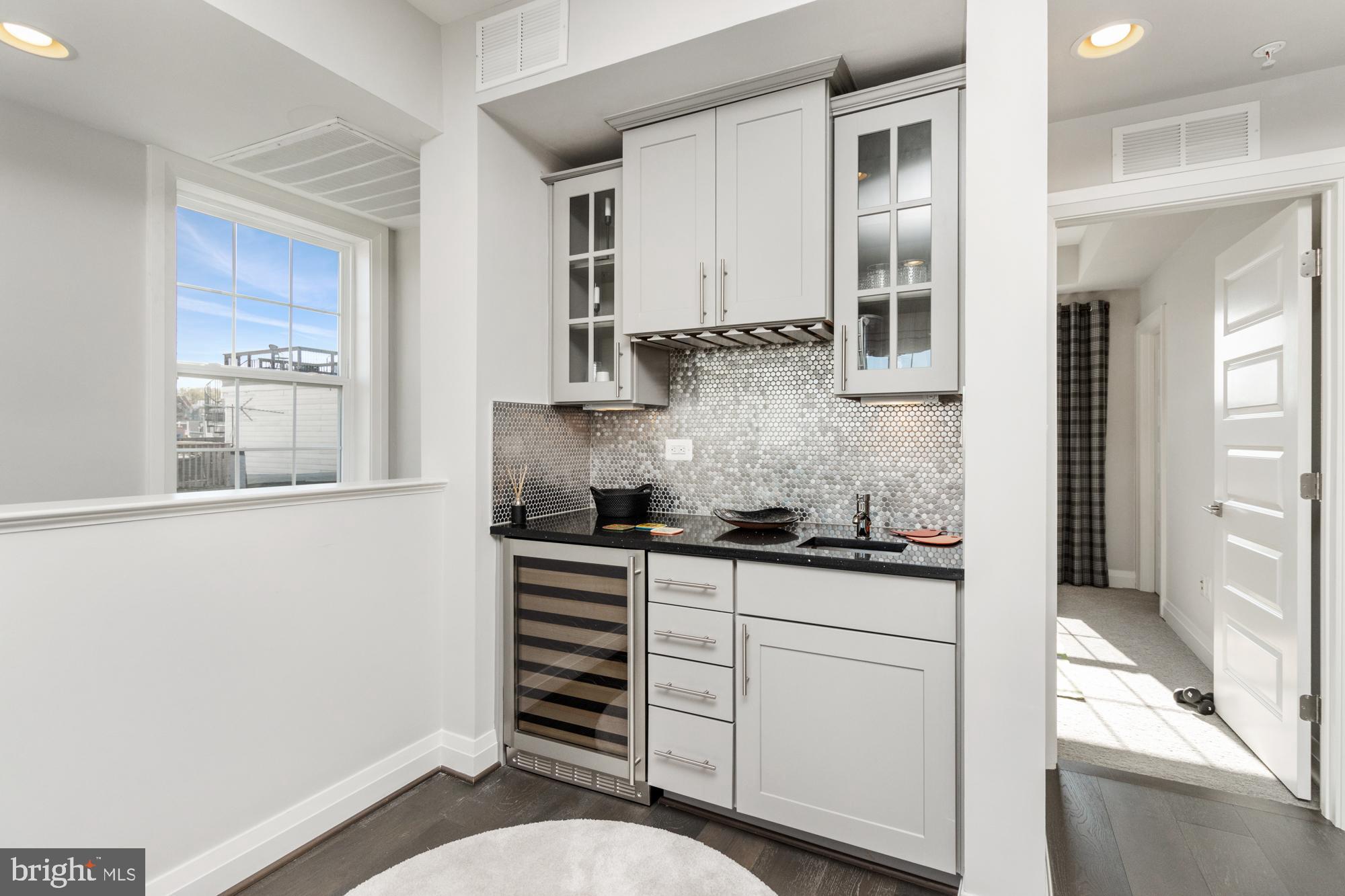 RIVERSIDE - Residential