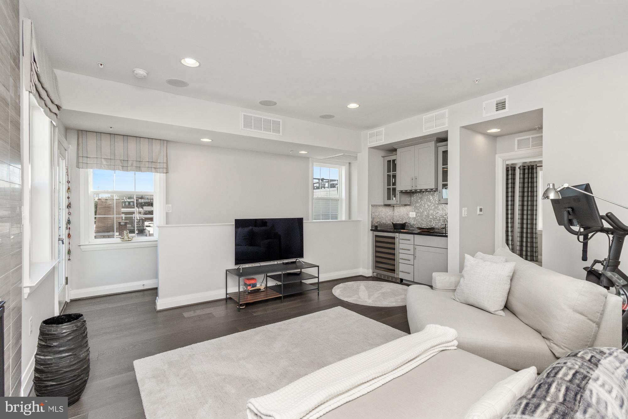 RIVERSIDE - Residential