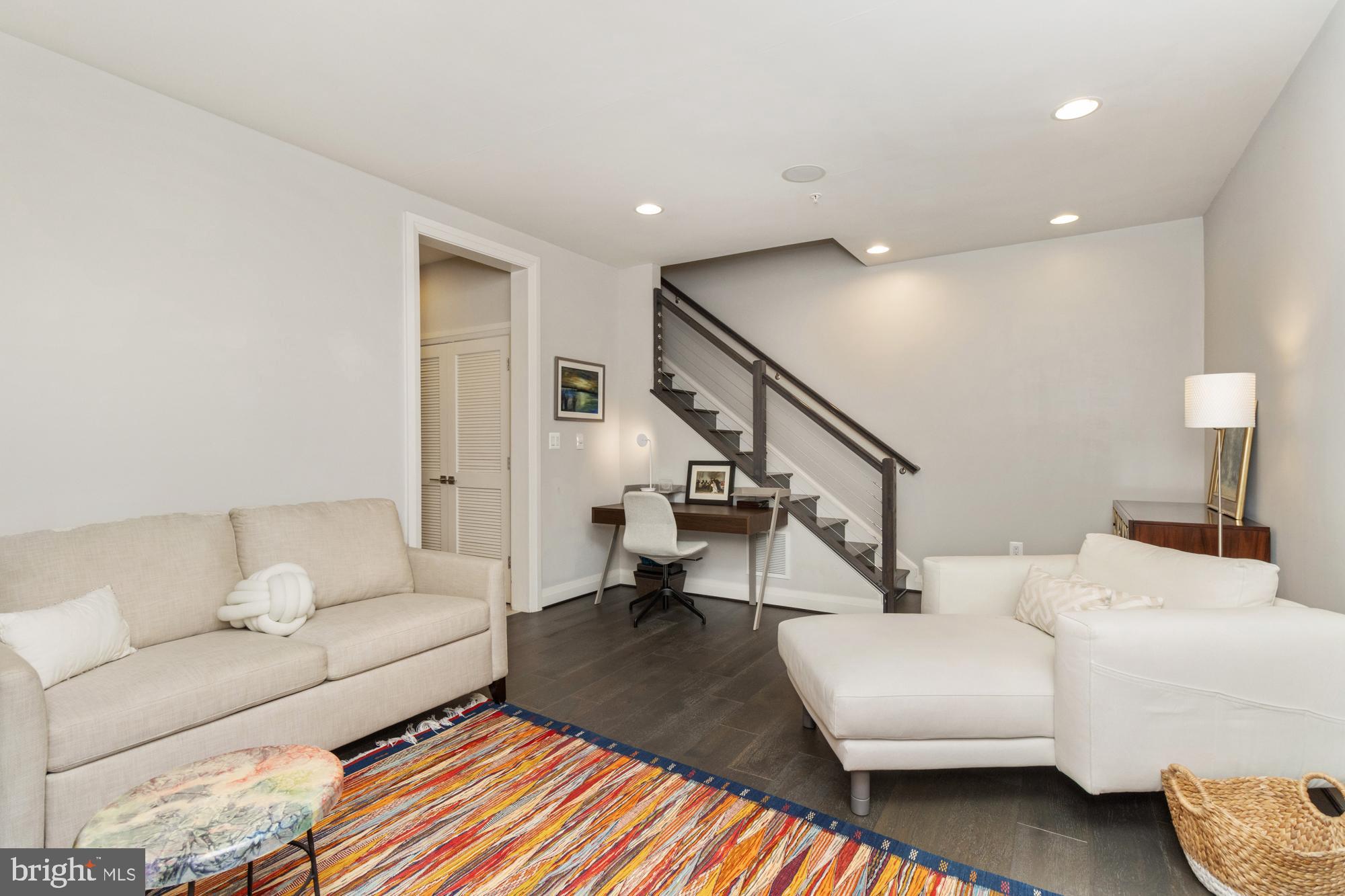 RIVERSIDE - Residential