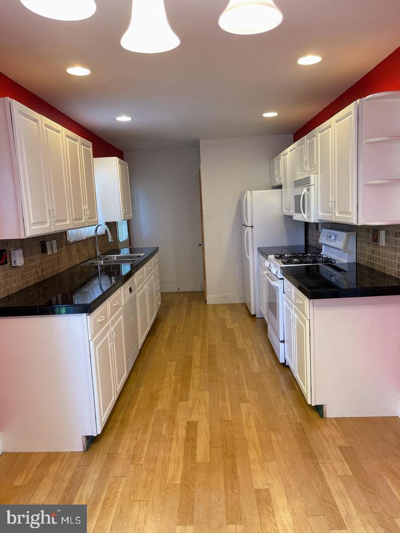 ARDSLEY - Residential Lease