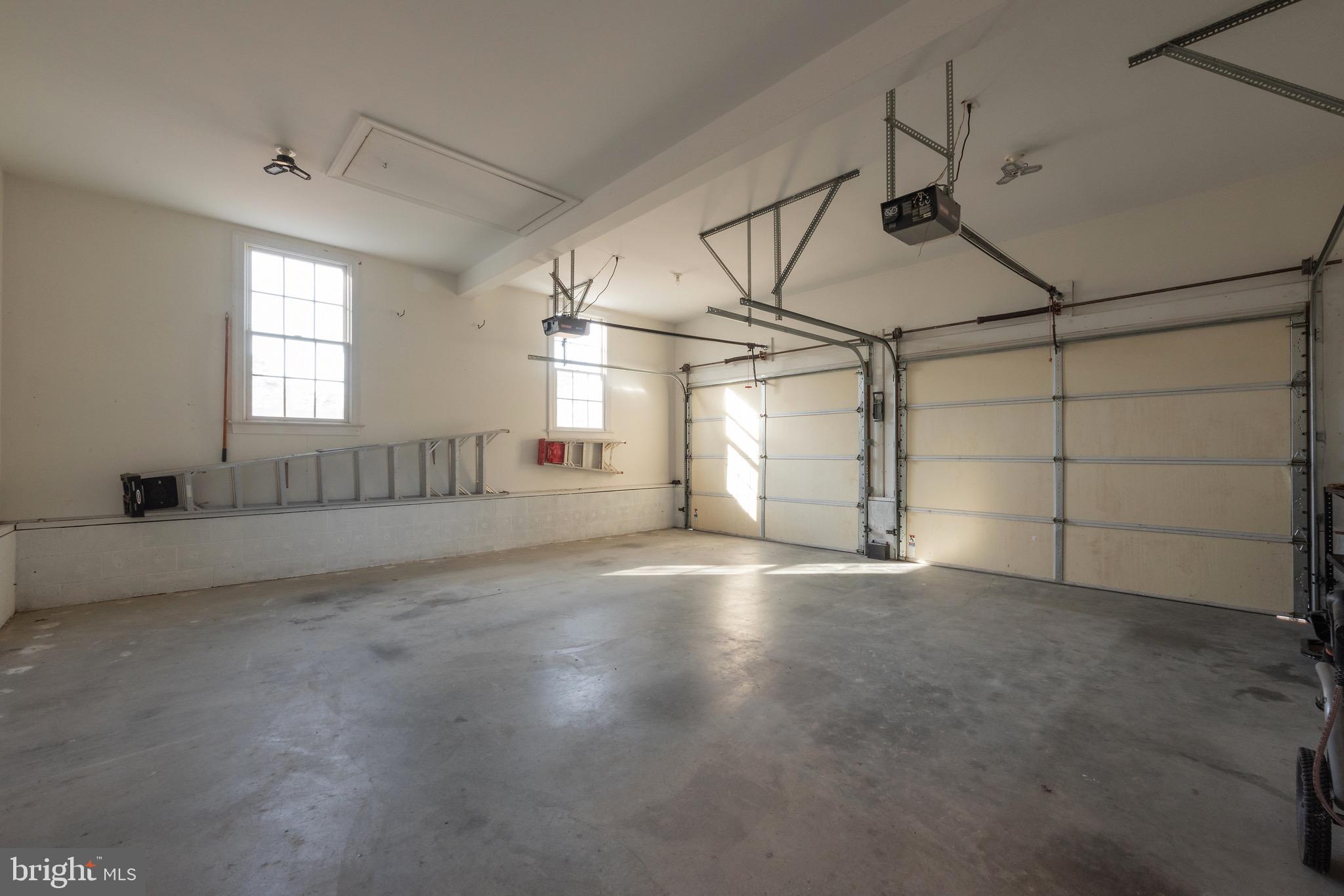 CRANES CREEK HARBOR - Residential