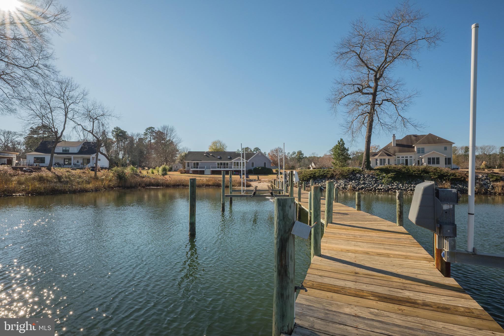 CRANES CREEK HARBOR - Residential