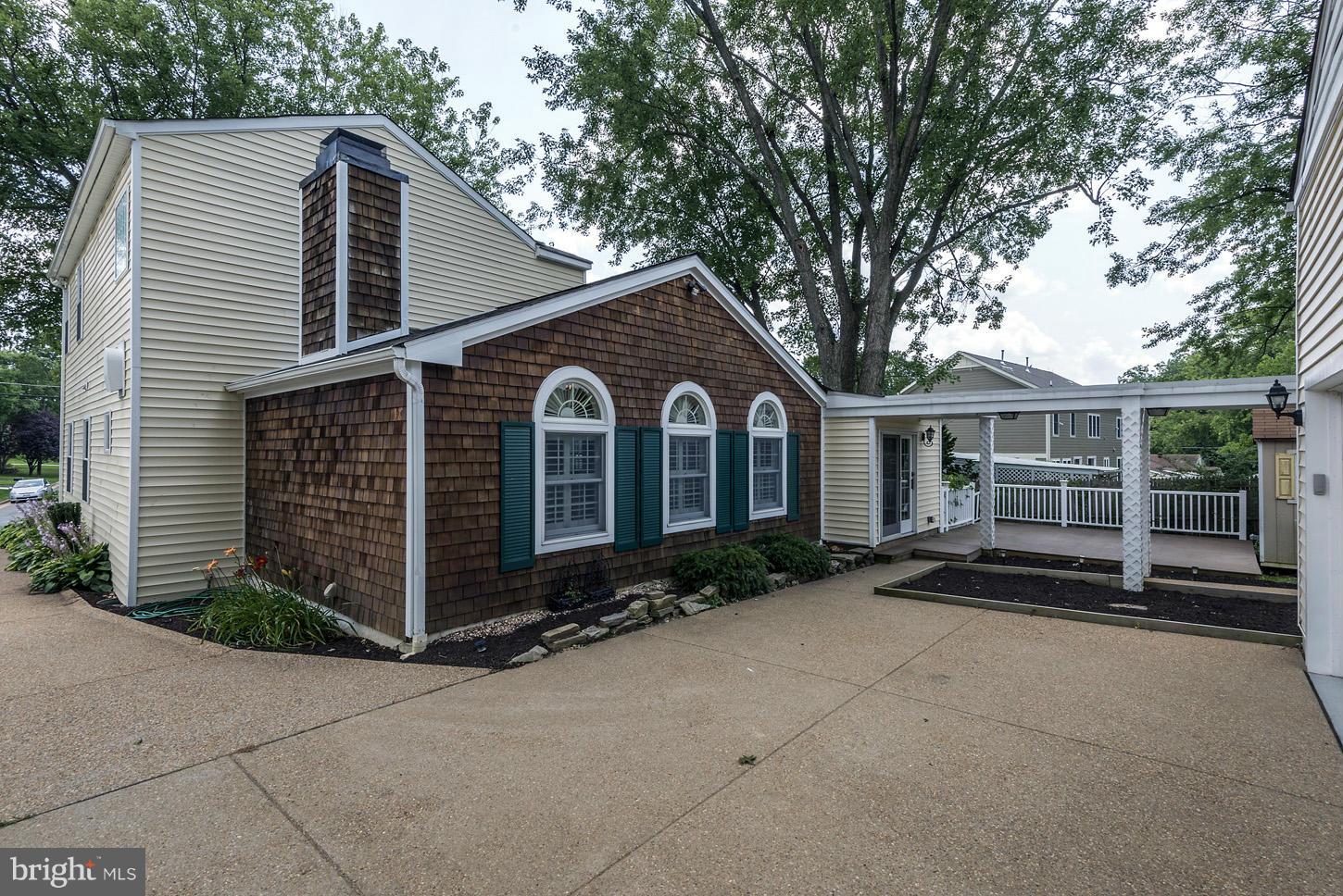 CHURCHILL - Residential