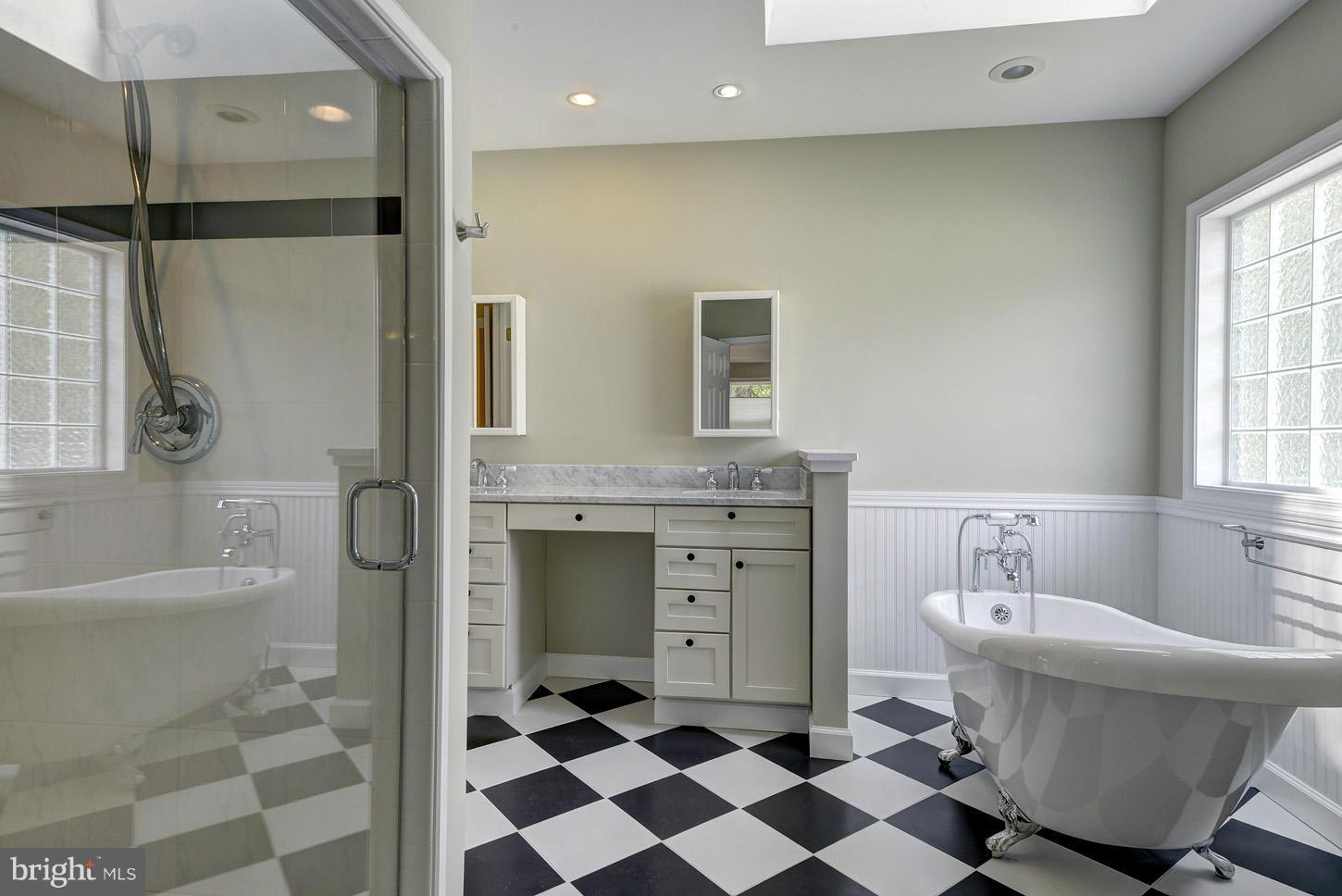 CHURCHILL - Residential