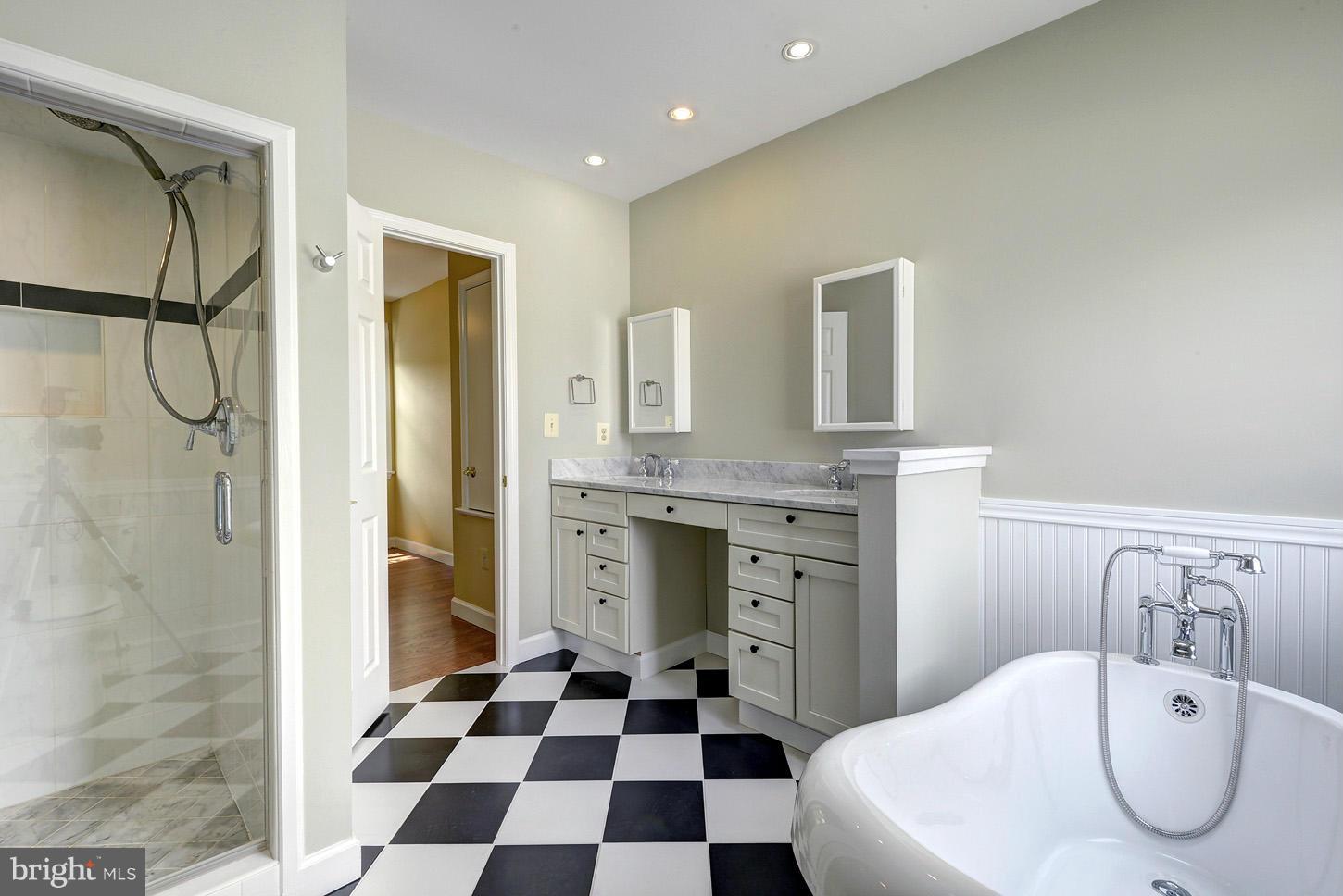 CHURCHILL - Residential