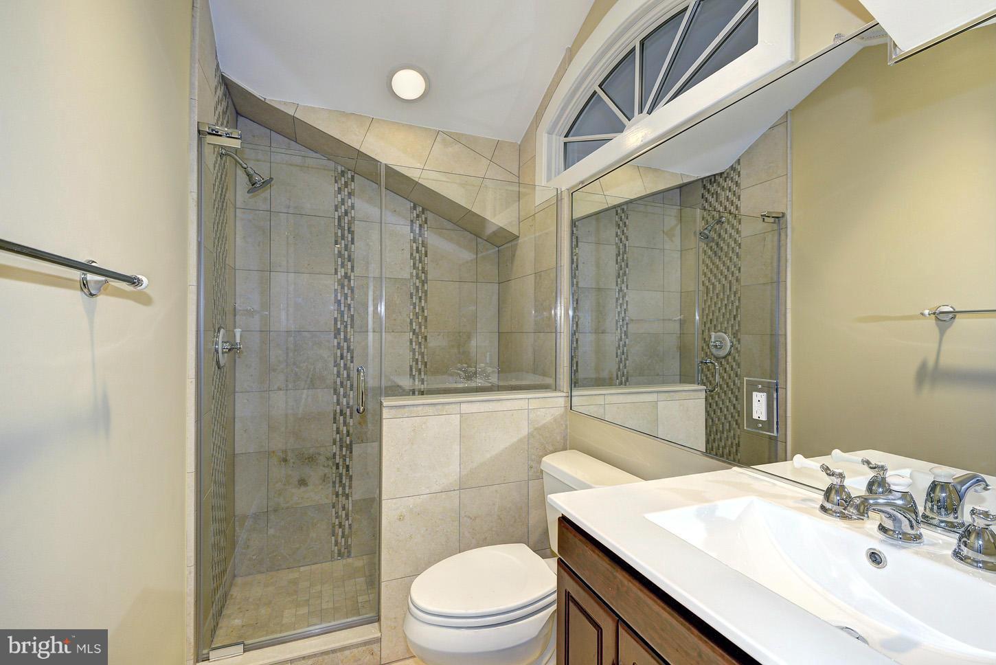 CHURCHILL - Residential