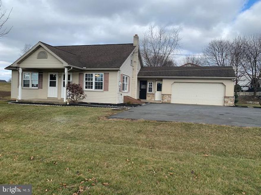 Nice cape in New Holland. Two car garage, three bedroom, one bath, nice yard. 
No pets, no smoking home. Tenant is responsible for mowing grass.