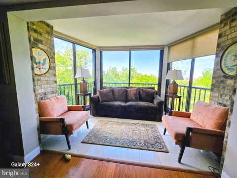 Photo of 5903 Mount Eagle Drive #608, ALEXANDRIA, VA 22303 (MLS # VAFX2310786)