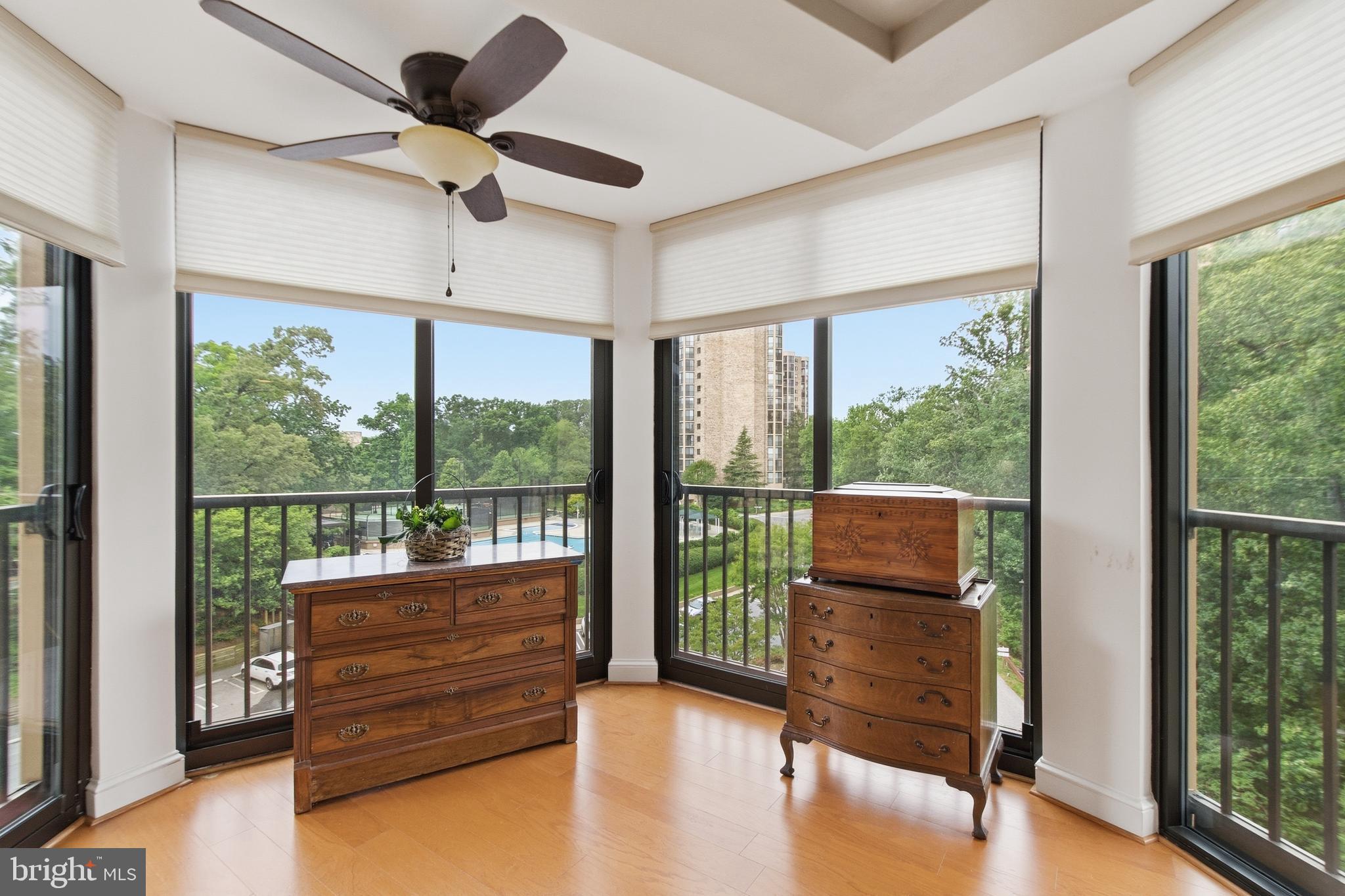MONTEBELLO - Residential