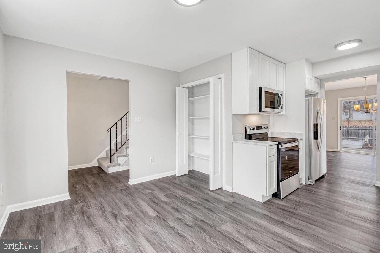 TOWNES OF ORANGE HUNT - Residential Lease