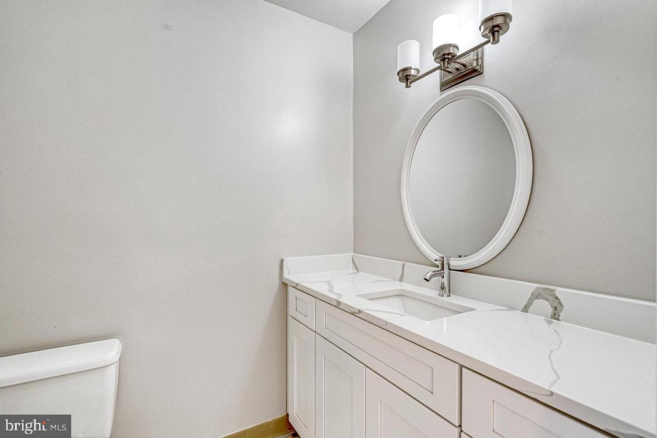 TOWNES OF ORANGE HUNT - Residential Lease