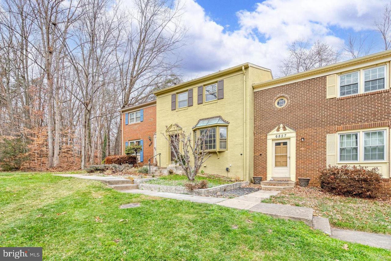 TOWNES OF ORANGE HUNT - Residential Lease