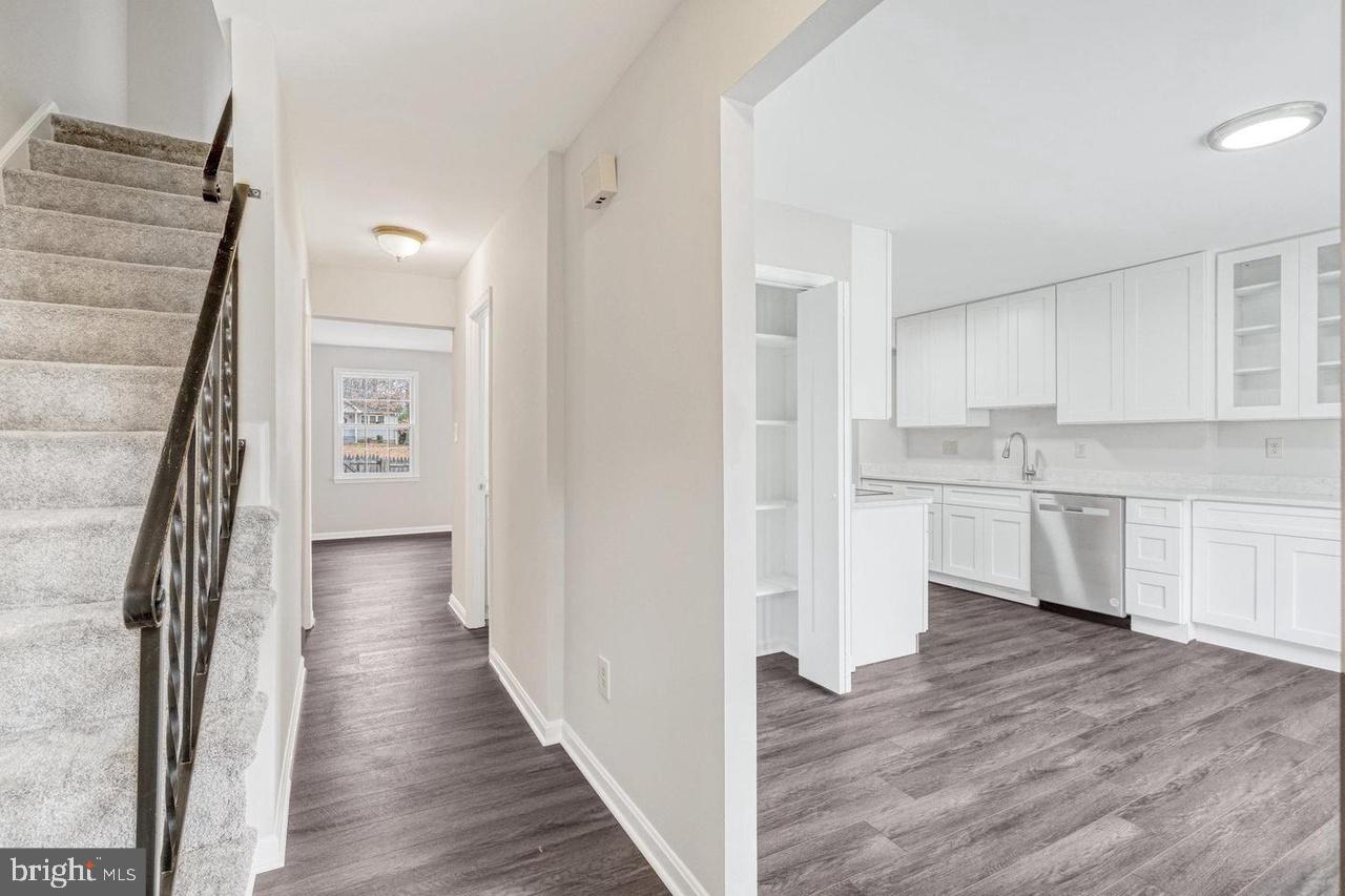 TOWNES OF ORANGE HUNT - Residential Lease