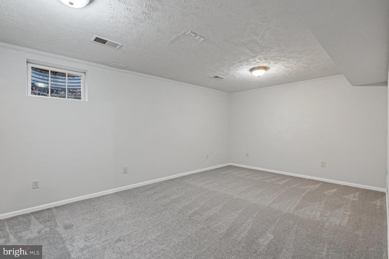 TOWNES OF ORANGE HUNT - Residential Lease