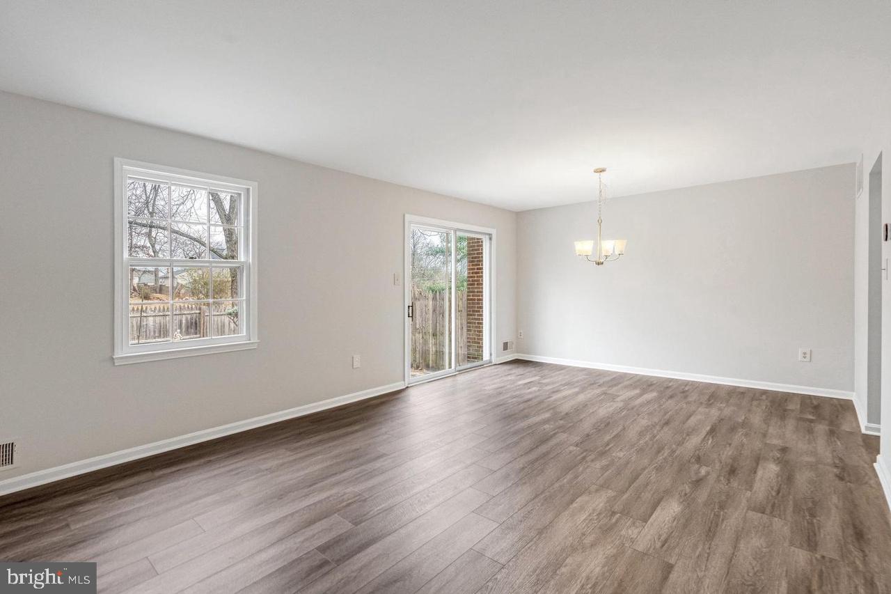 TOWNES OF ORANGE HUNT - Residential Lease