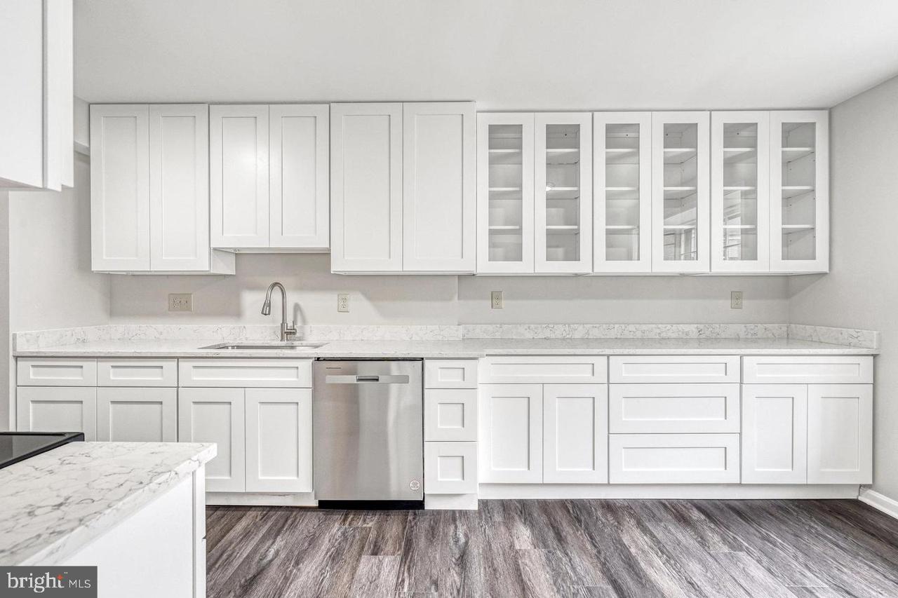 TOWNES OF ORANGE HUNT - Residential Lease