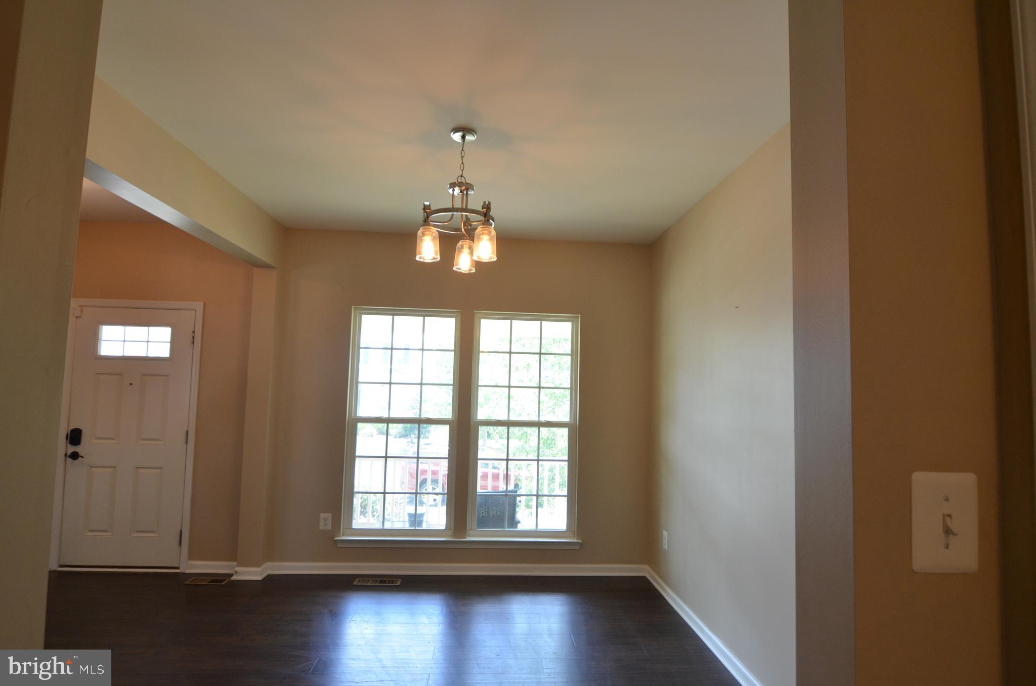 ESTATES AT ELK RUN - Residential Lease