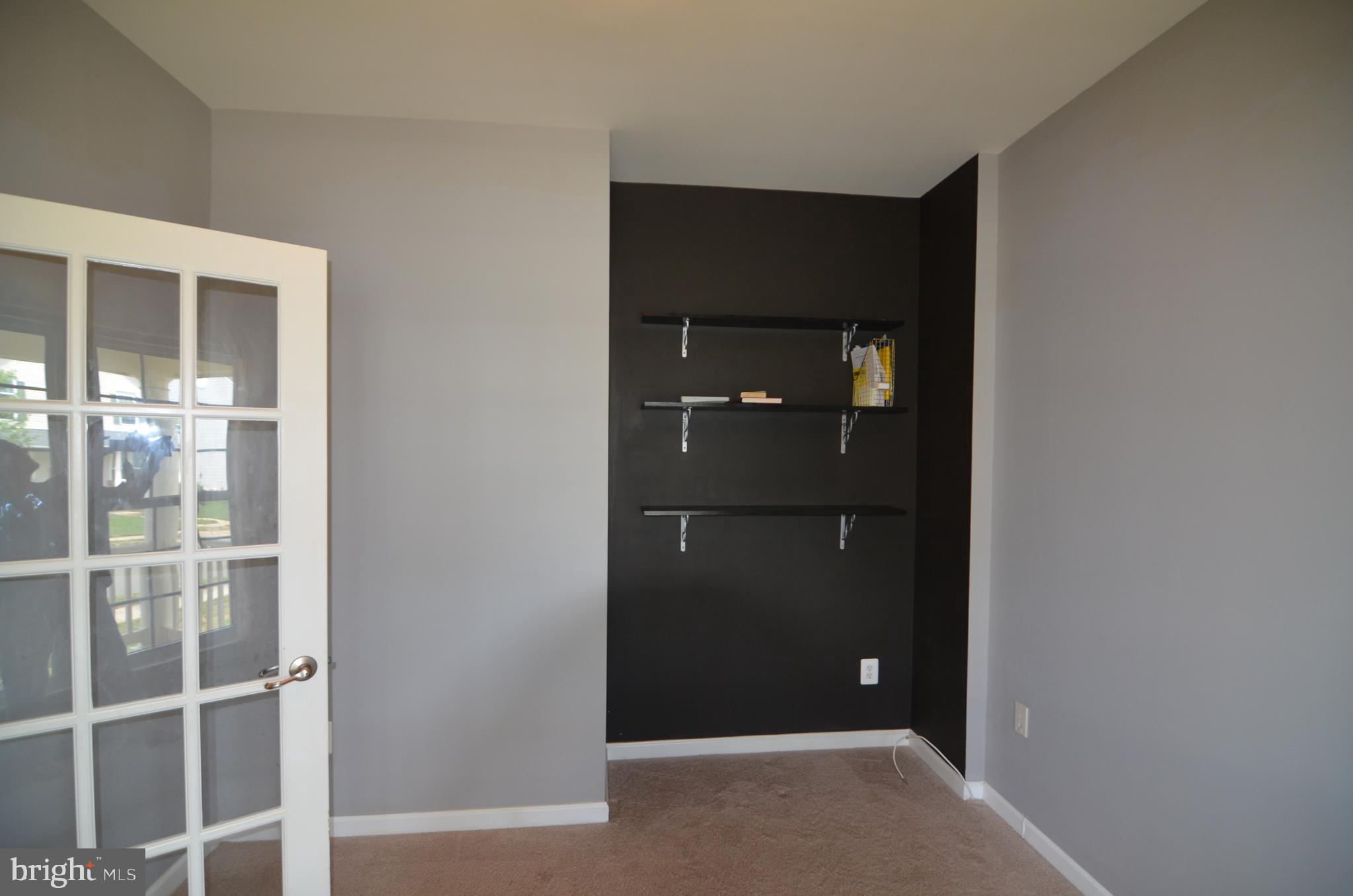 ESTATES AT ELK RUN - Residential Lease