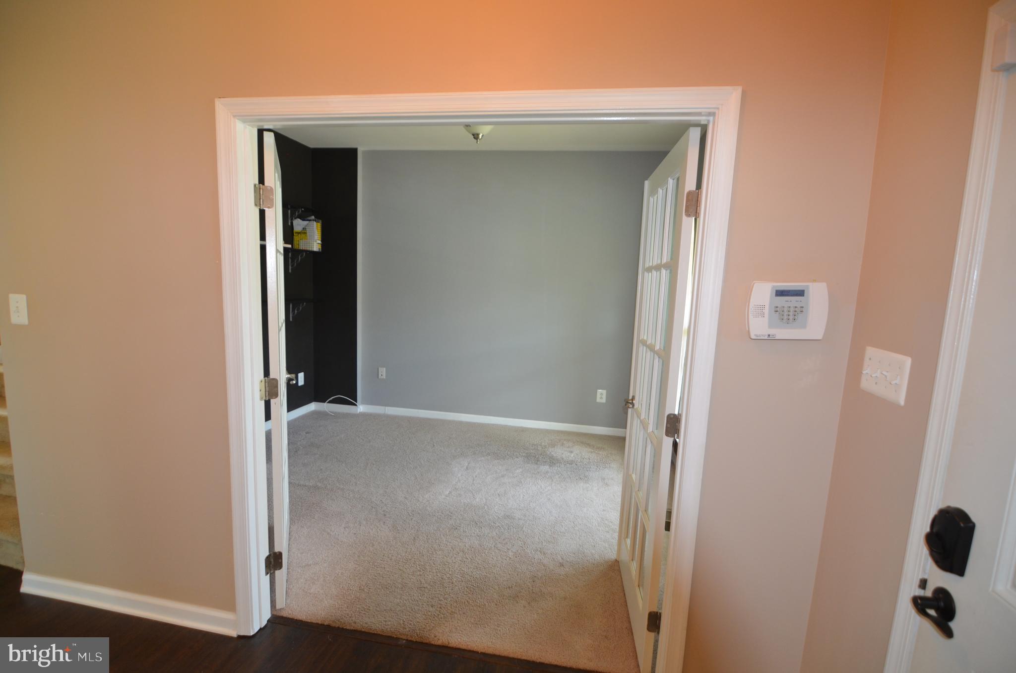 ESTATES AT ELK RUN - Residential Lease