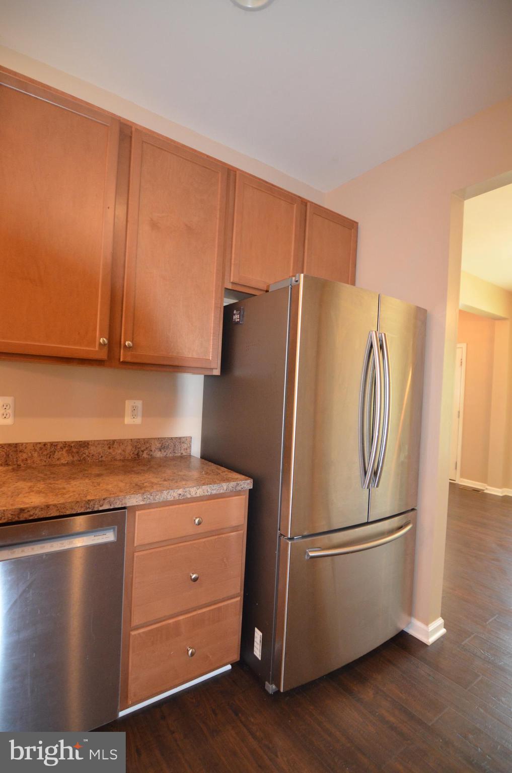 ESTATES AT ELK RUN - Residential Lease