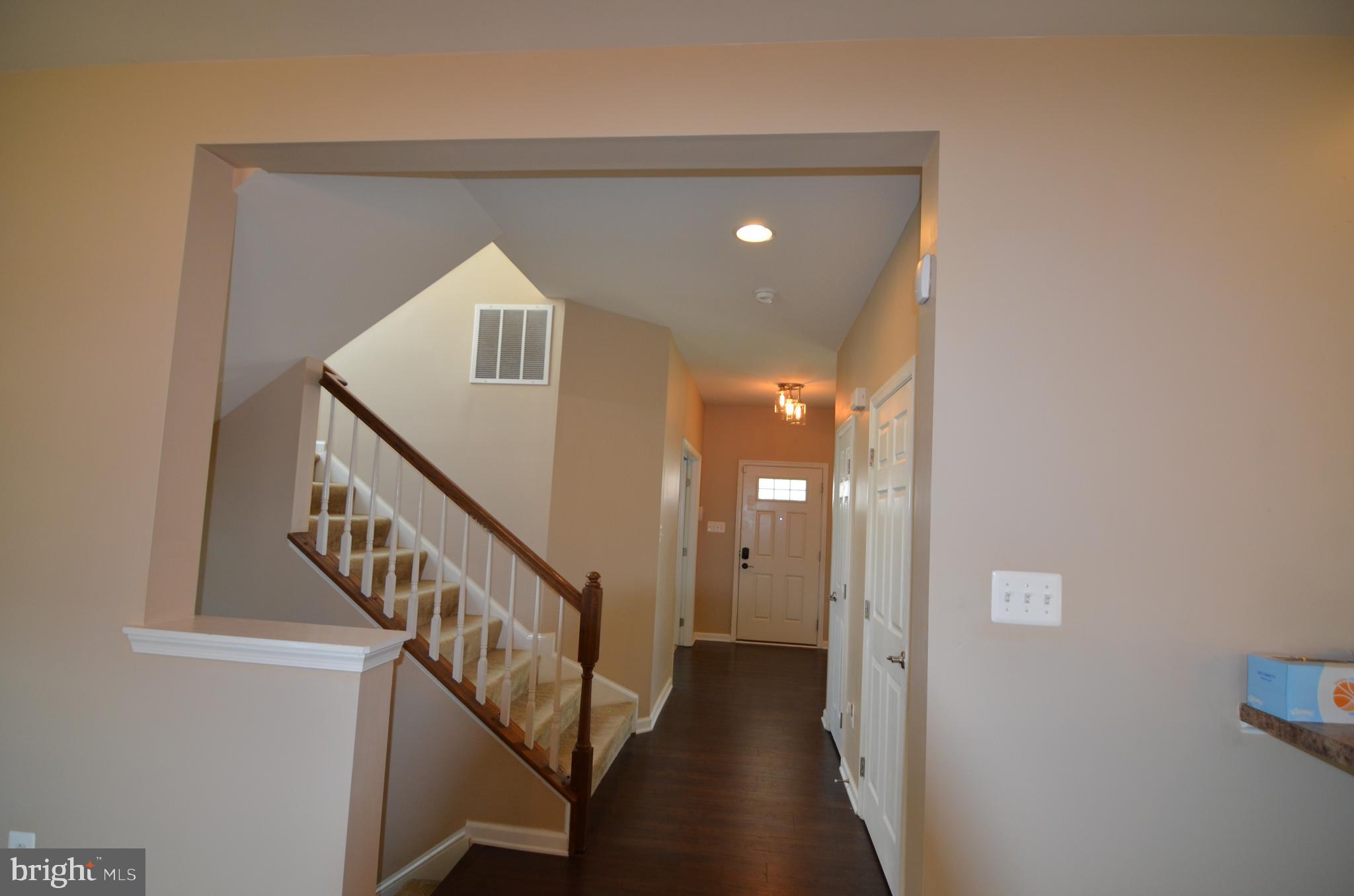 ESTATES AT ELK RUN - Residential Lease