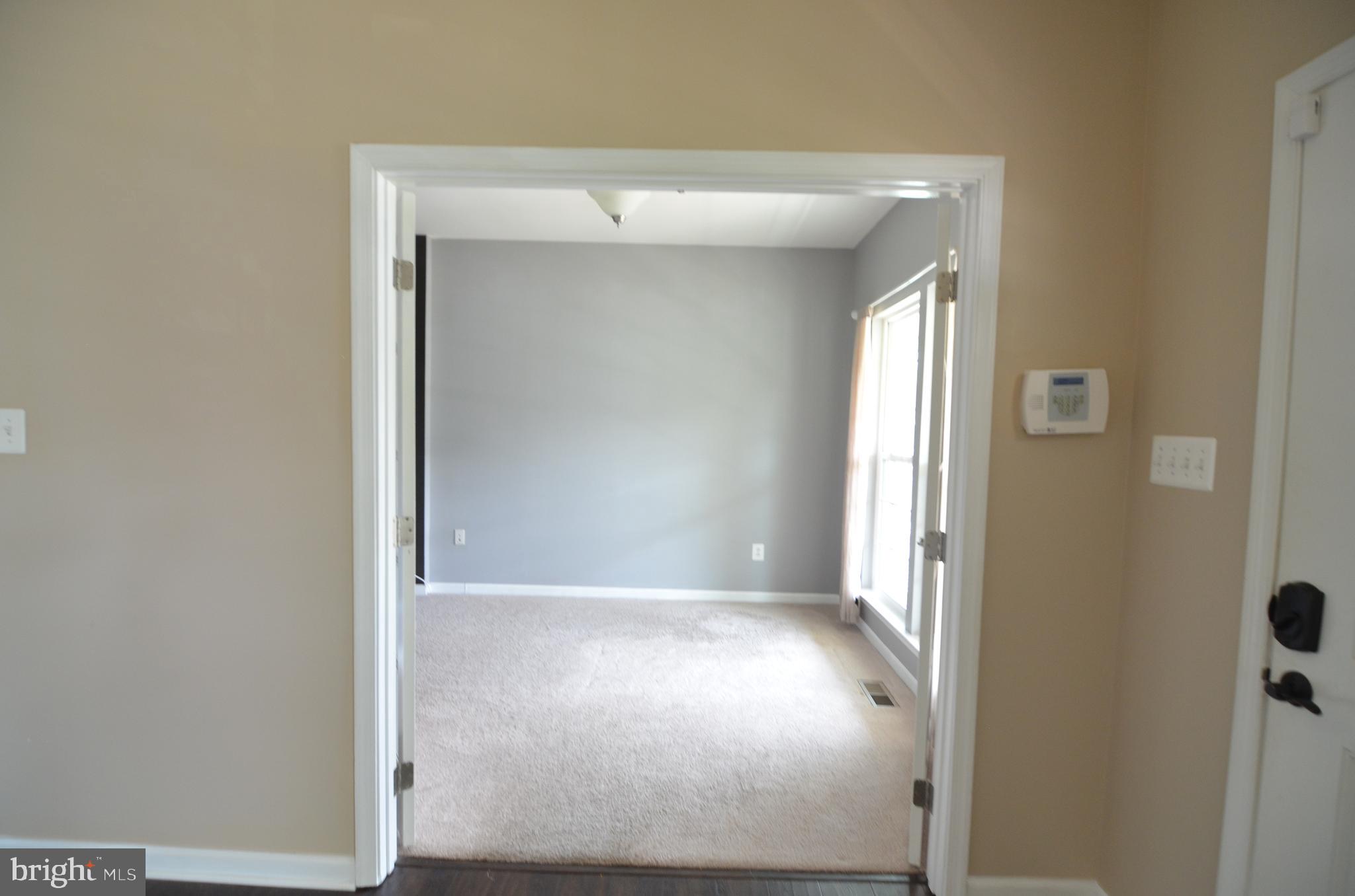 ESTATES AT ELK RUN - Residential Lease