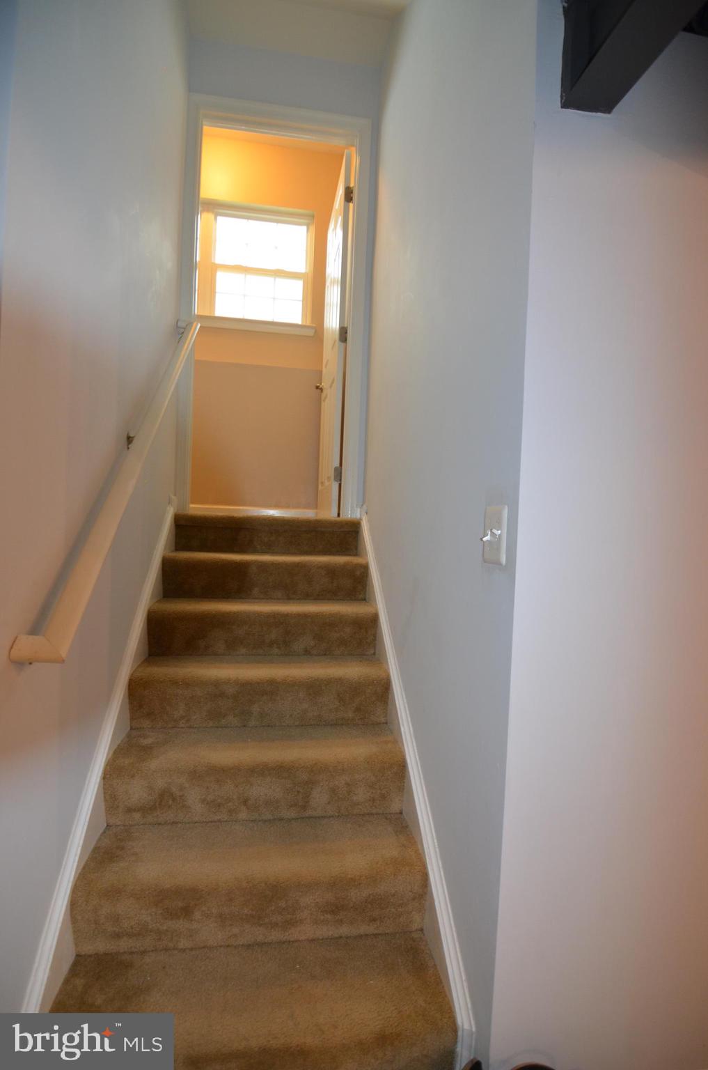 ESTATES AT ELK RUN - Residential Lease