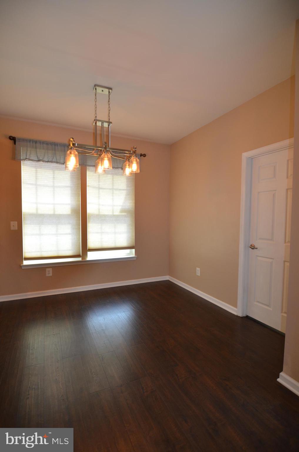 ESTATES AT ELK RUN - Residential Lease