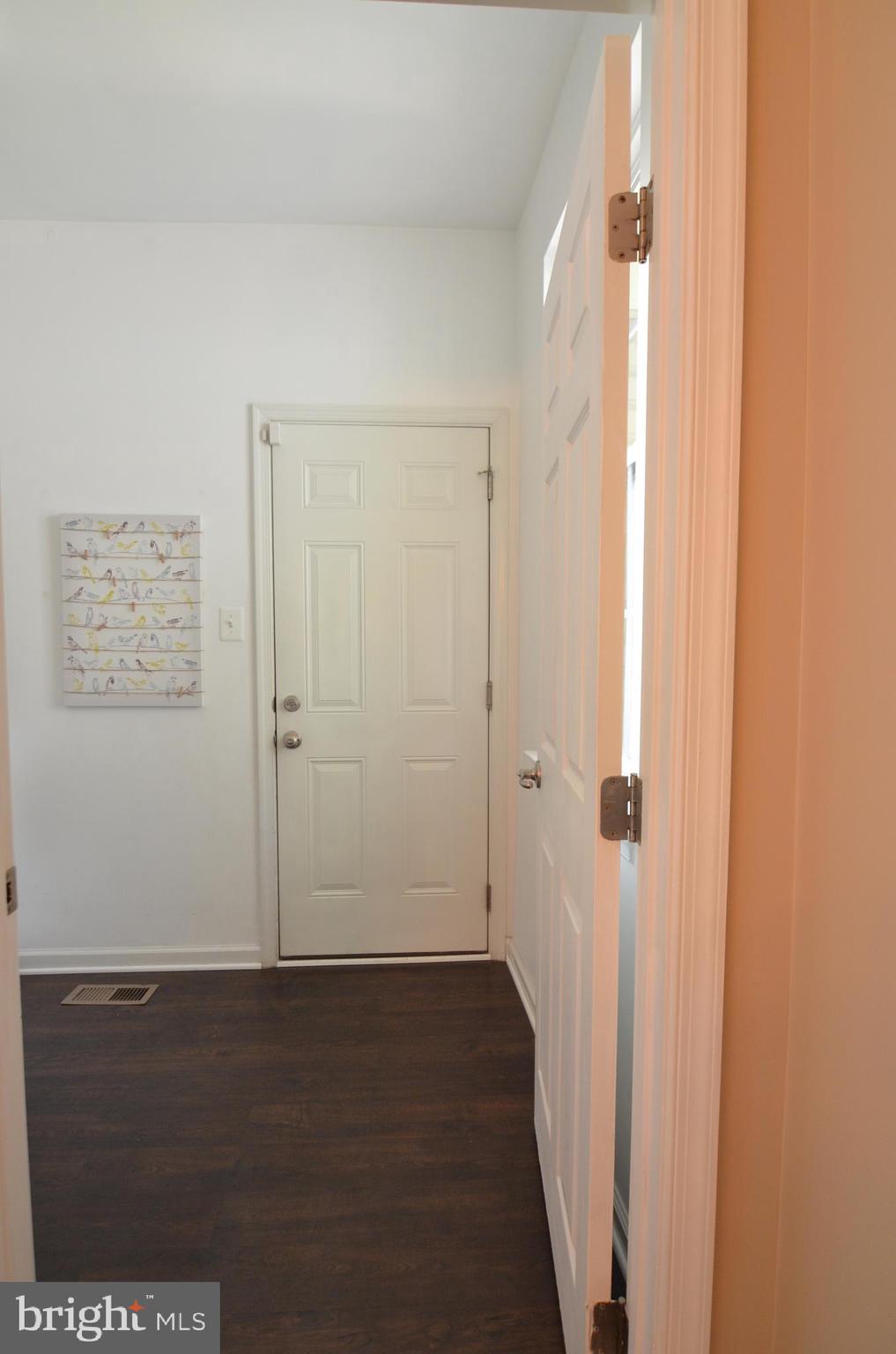 ESTATES AT ELK RUN - Residential Lease