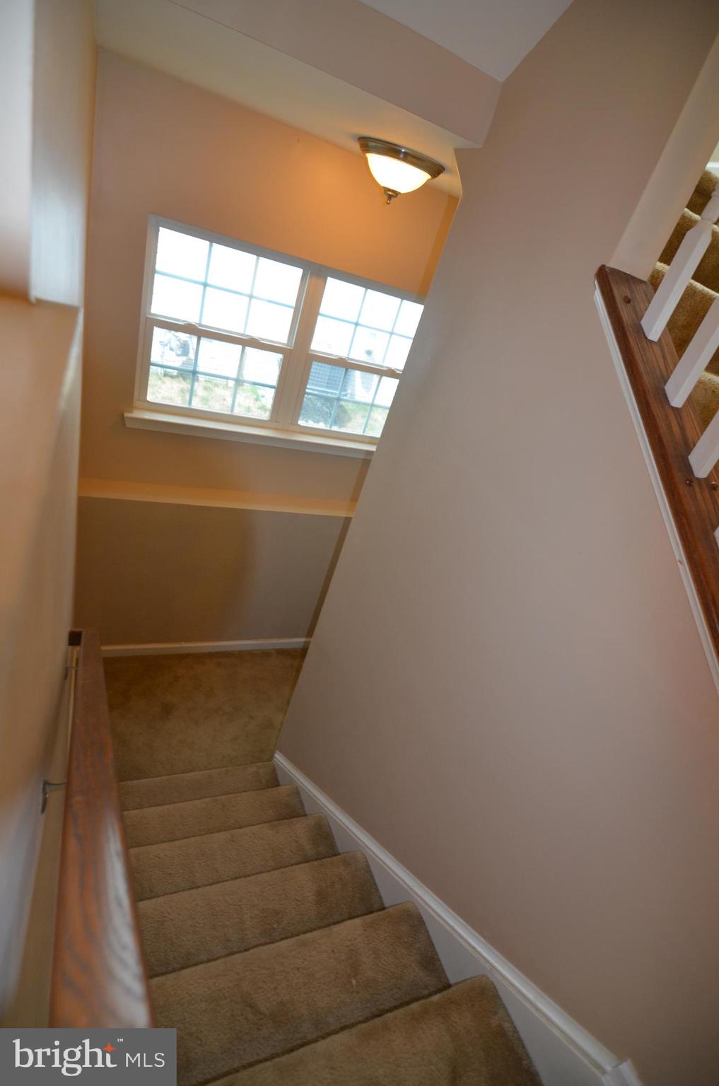 ESTATES AT ELK RUN - Residential Lease