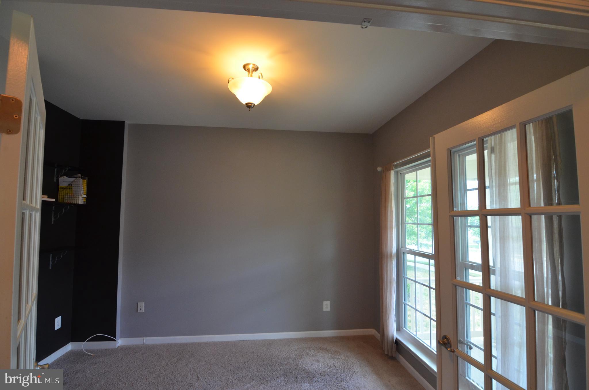 ESTATES AT ELK RUN - Residential Lease