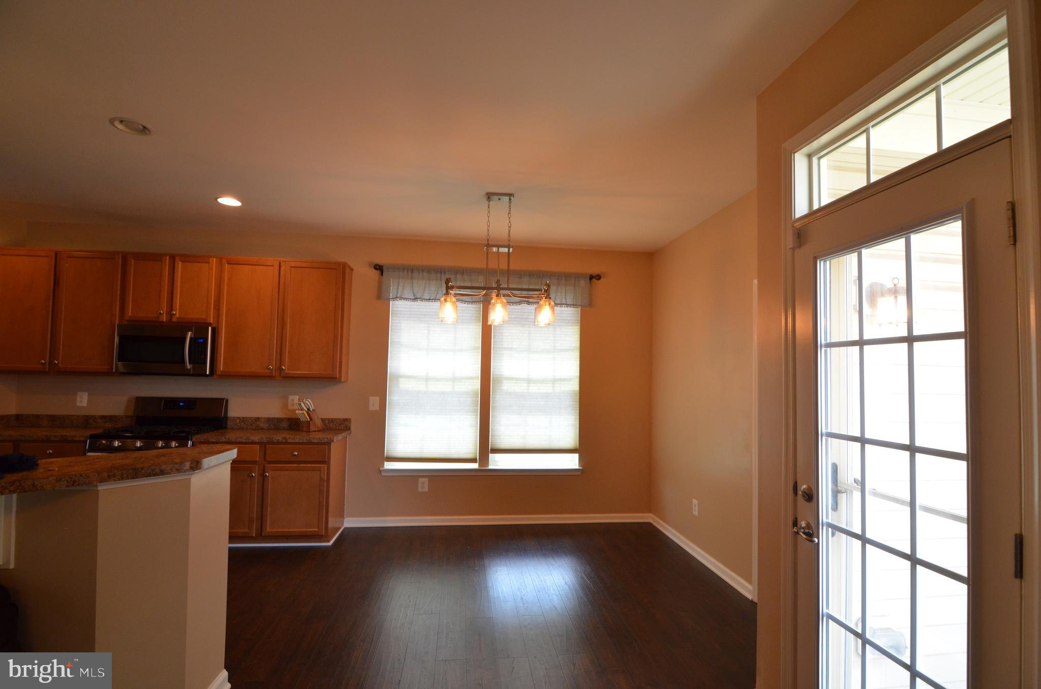 ESTATES AT ELK RUN - Residential Lease