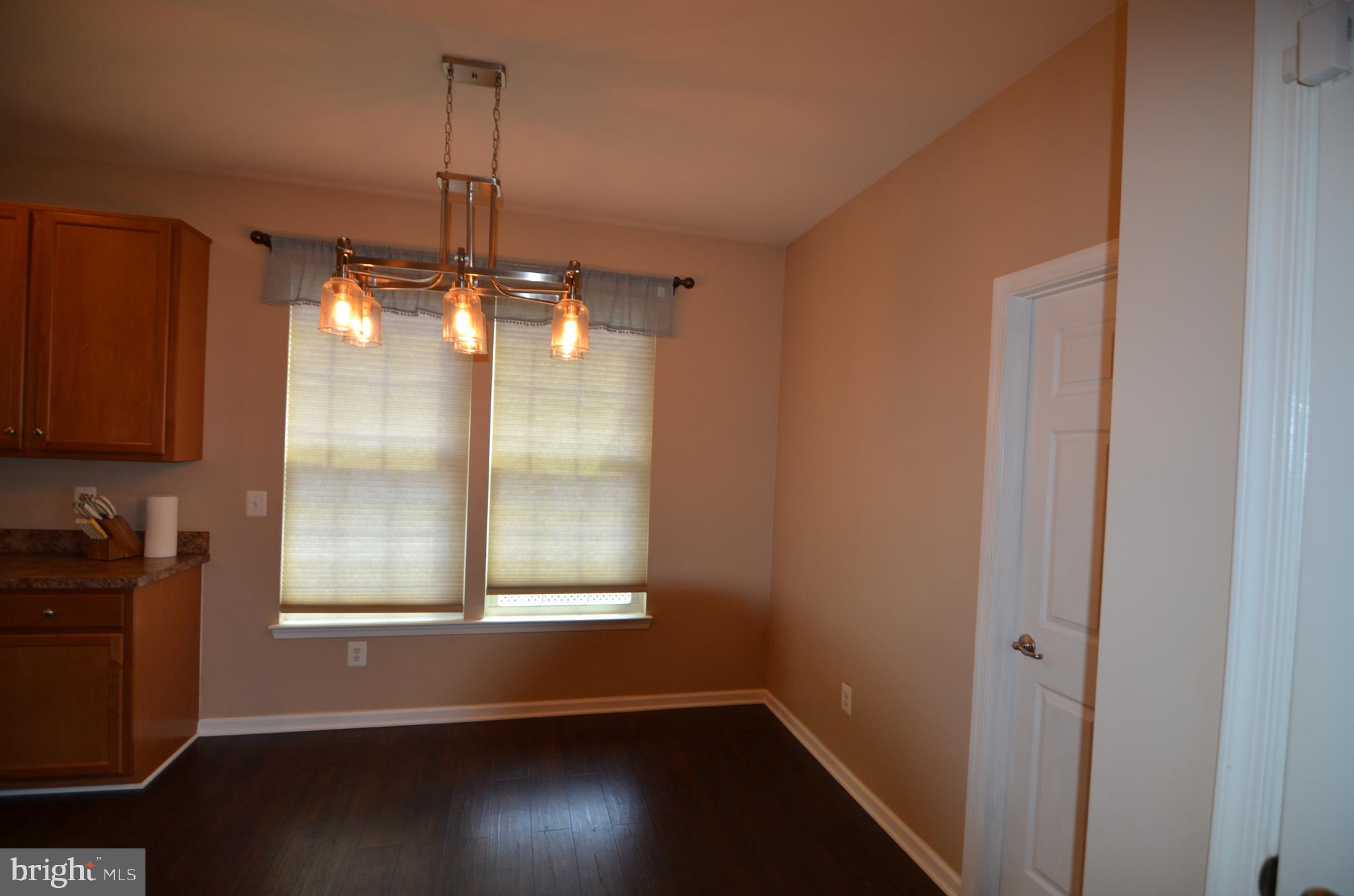 ESTATES AT ELK RUN - Residential Lease